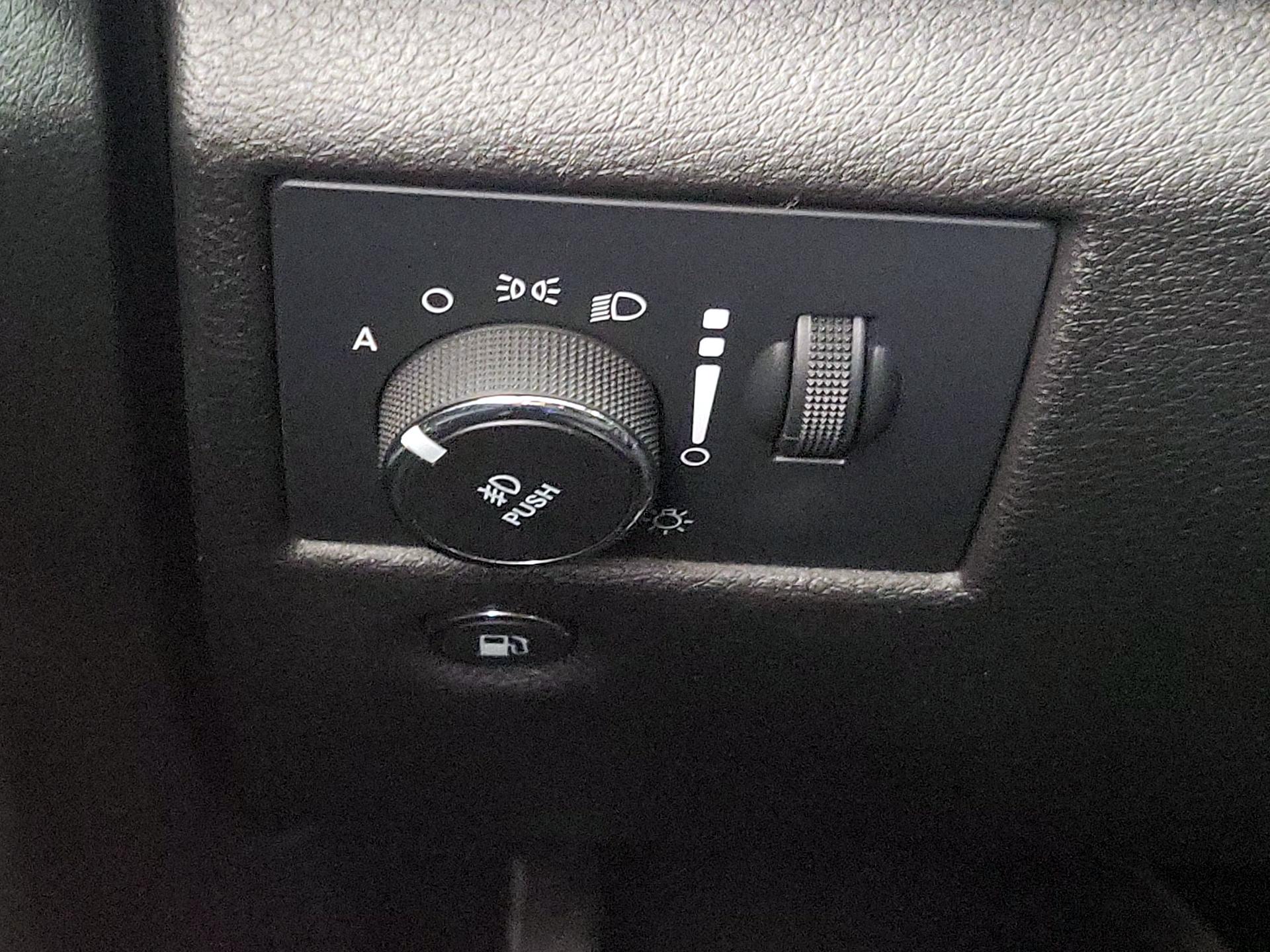 Thumbnail: 2018 Jeep Grand Cherokee - 13