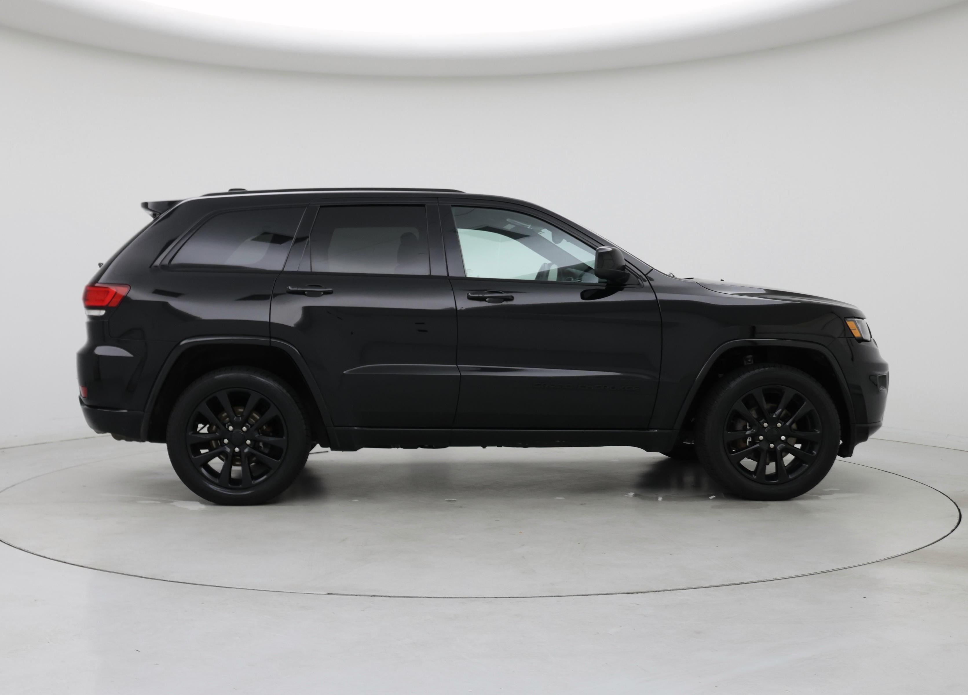 Thumbnail: 2018 Jeep Grand Cherokee - 7