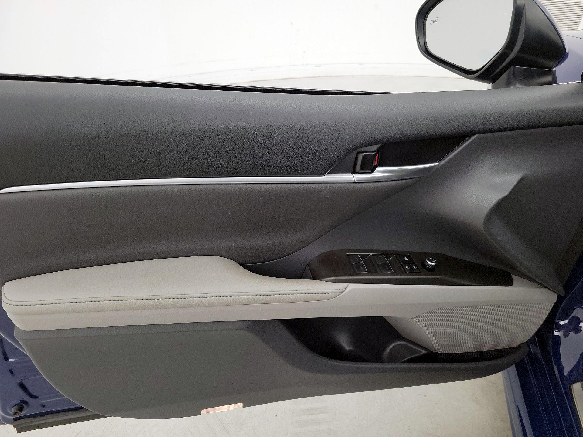 Thumbnail: 2023 Toyota Camry - 12