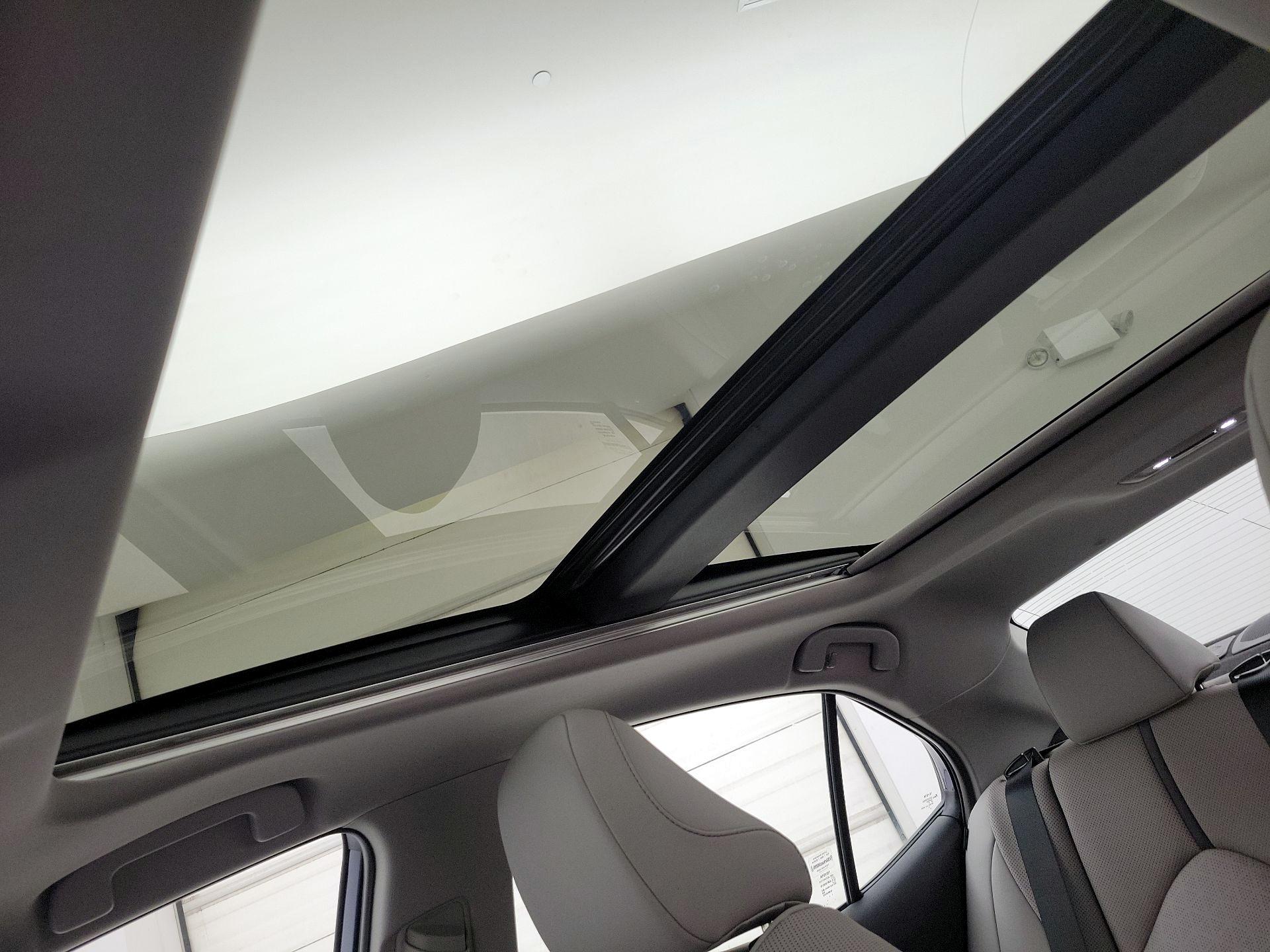 Thumbnail: 2023 Toyota Camry - 20