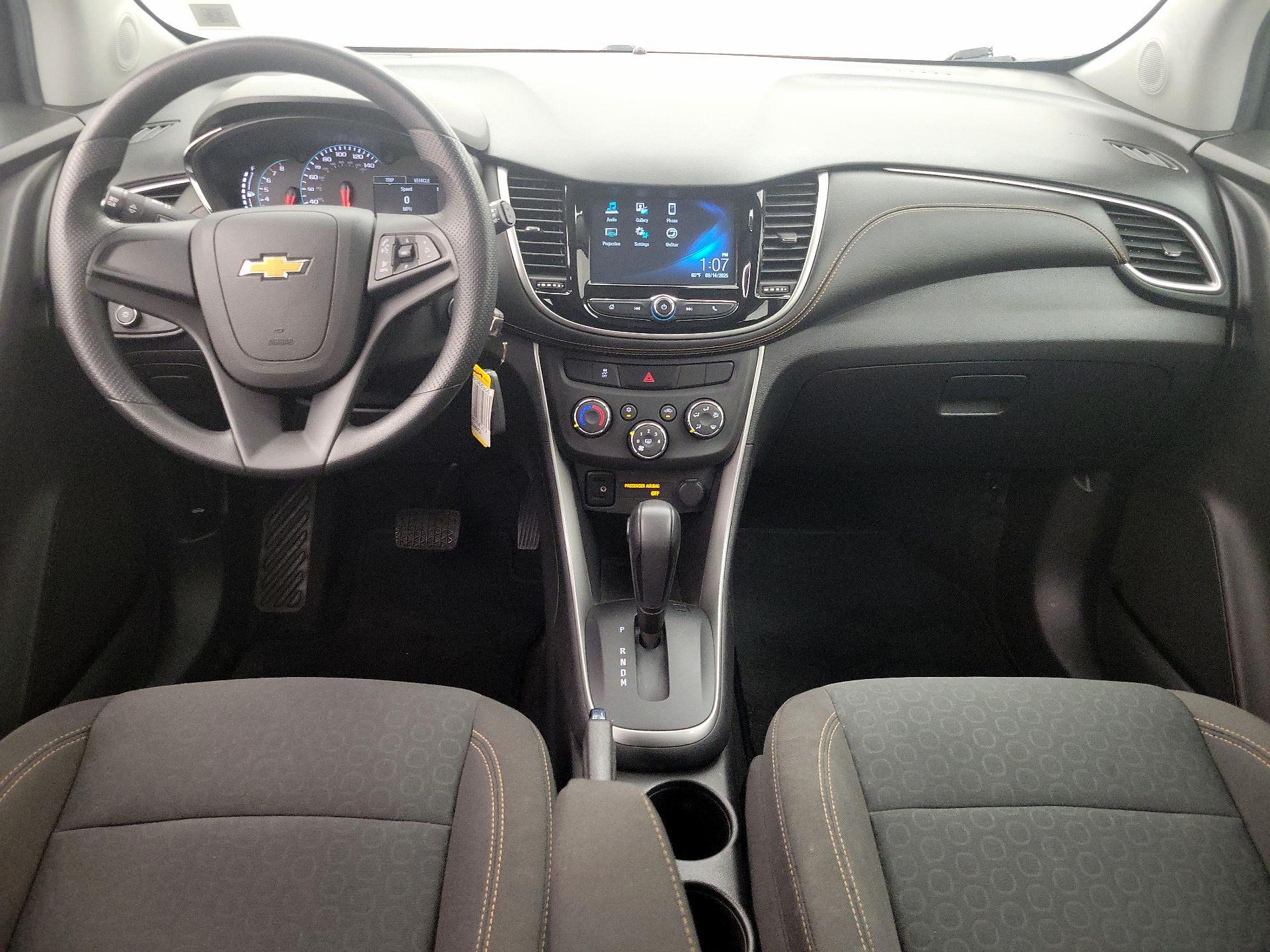 Thumbnail: 2017 Chevrolet Trax - 9