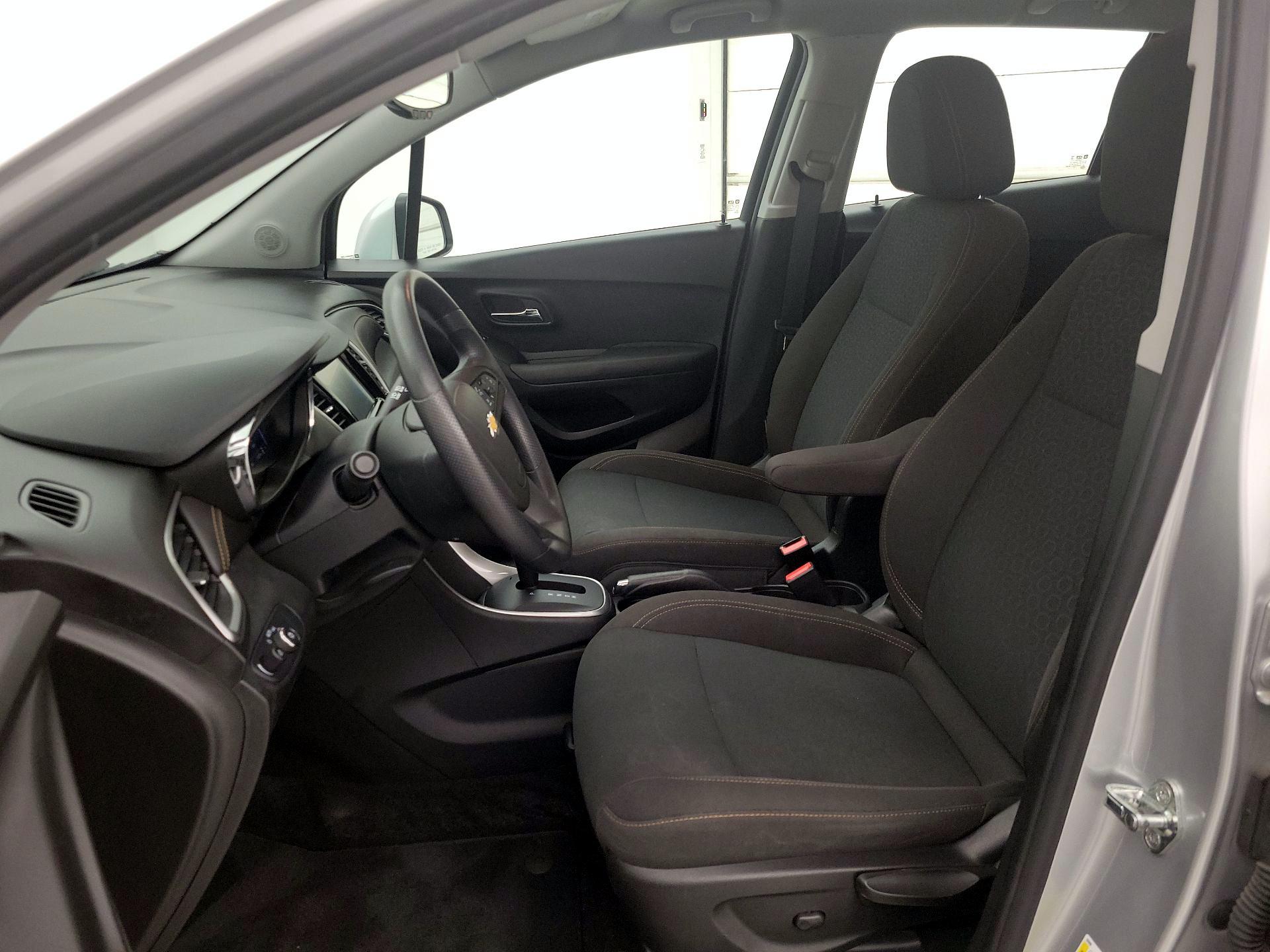 Thumbnail: 2017 Chevrolet Trax - 11