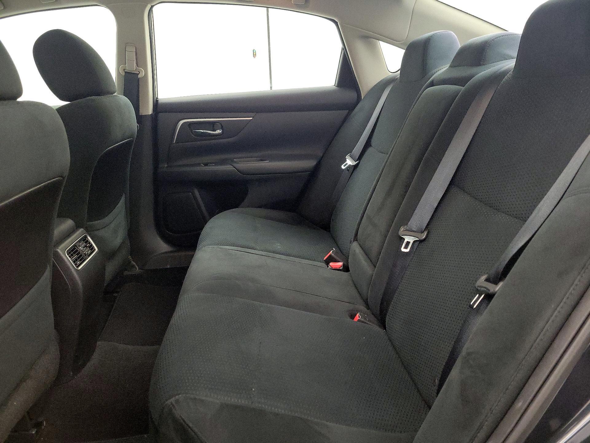 Thumbnail: 2015 Nissan Altima - 20