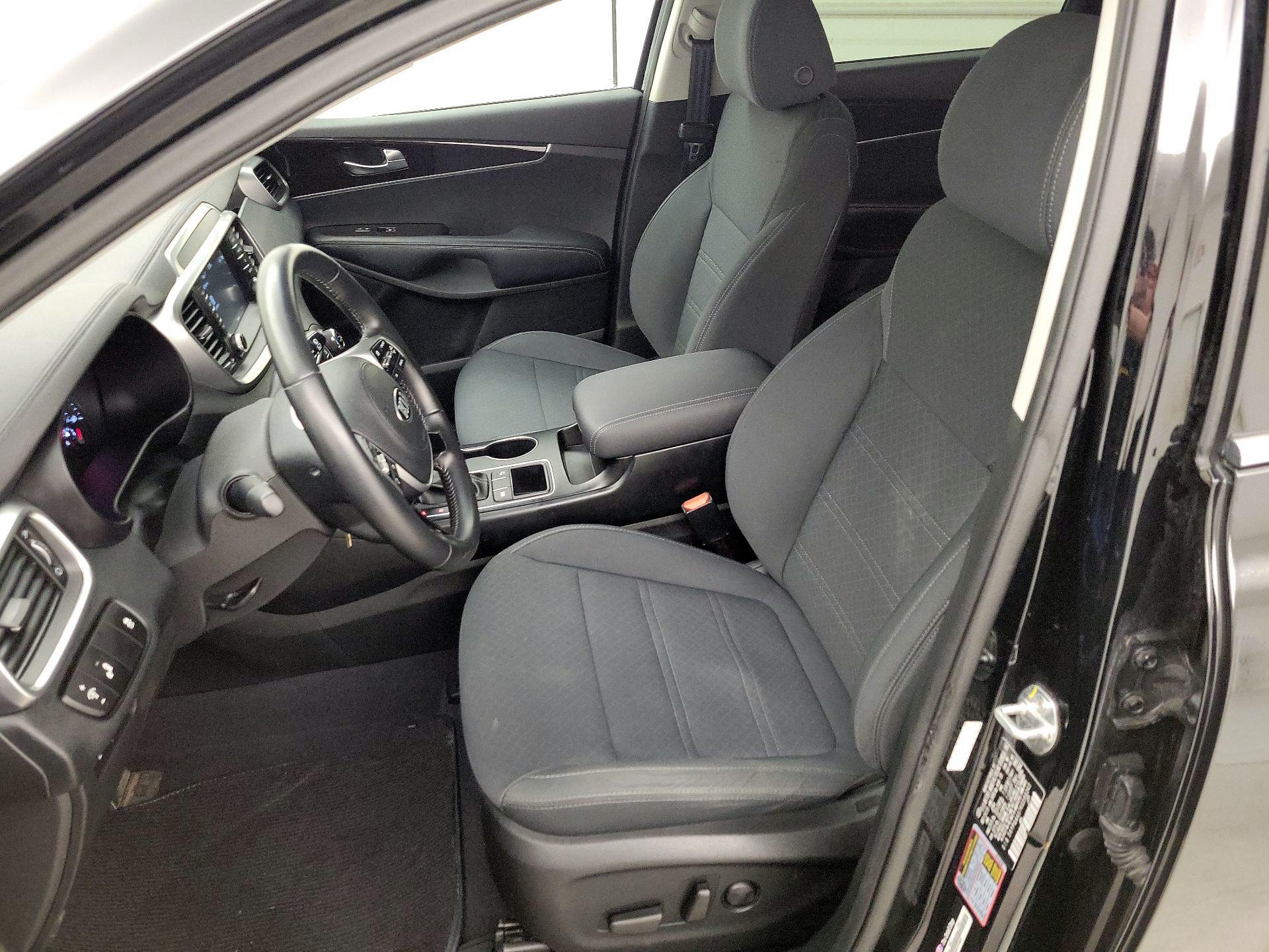 Thumbnail: 2019 Kia Sorento - 11