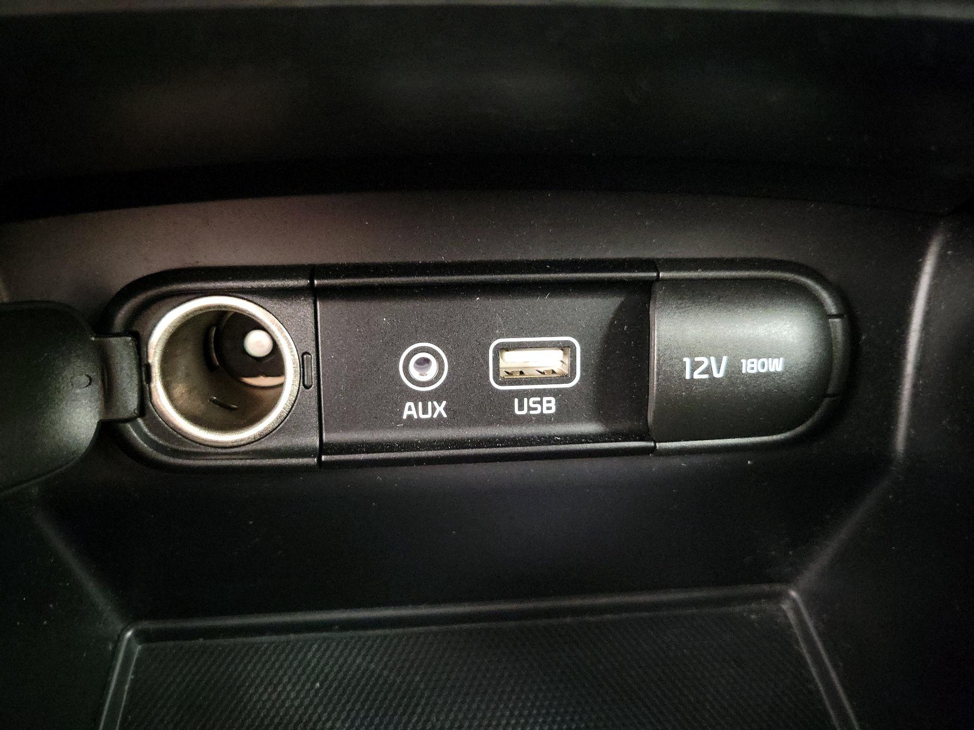 Thumbnail: 2019 Kia Sorento - 18