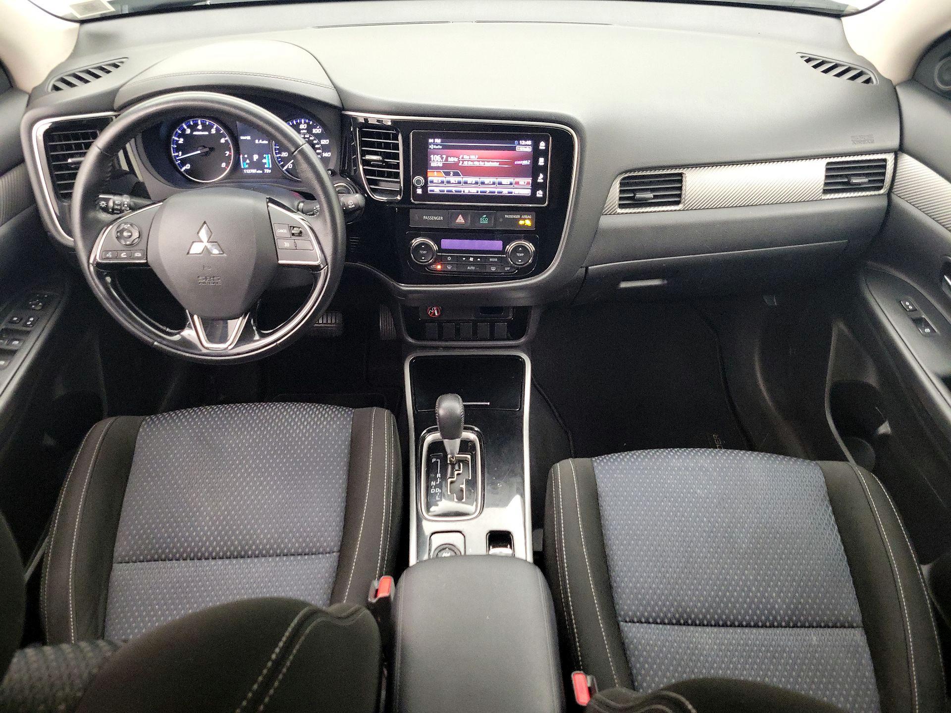 Thumbnail: 2018 Mitsubishi Outlander - 9