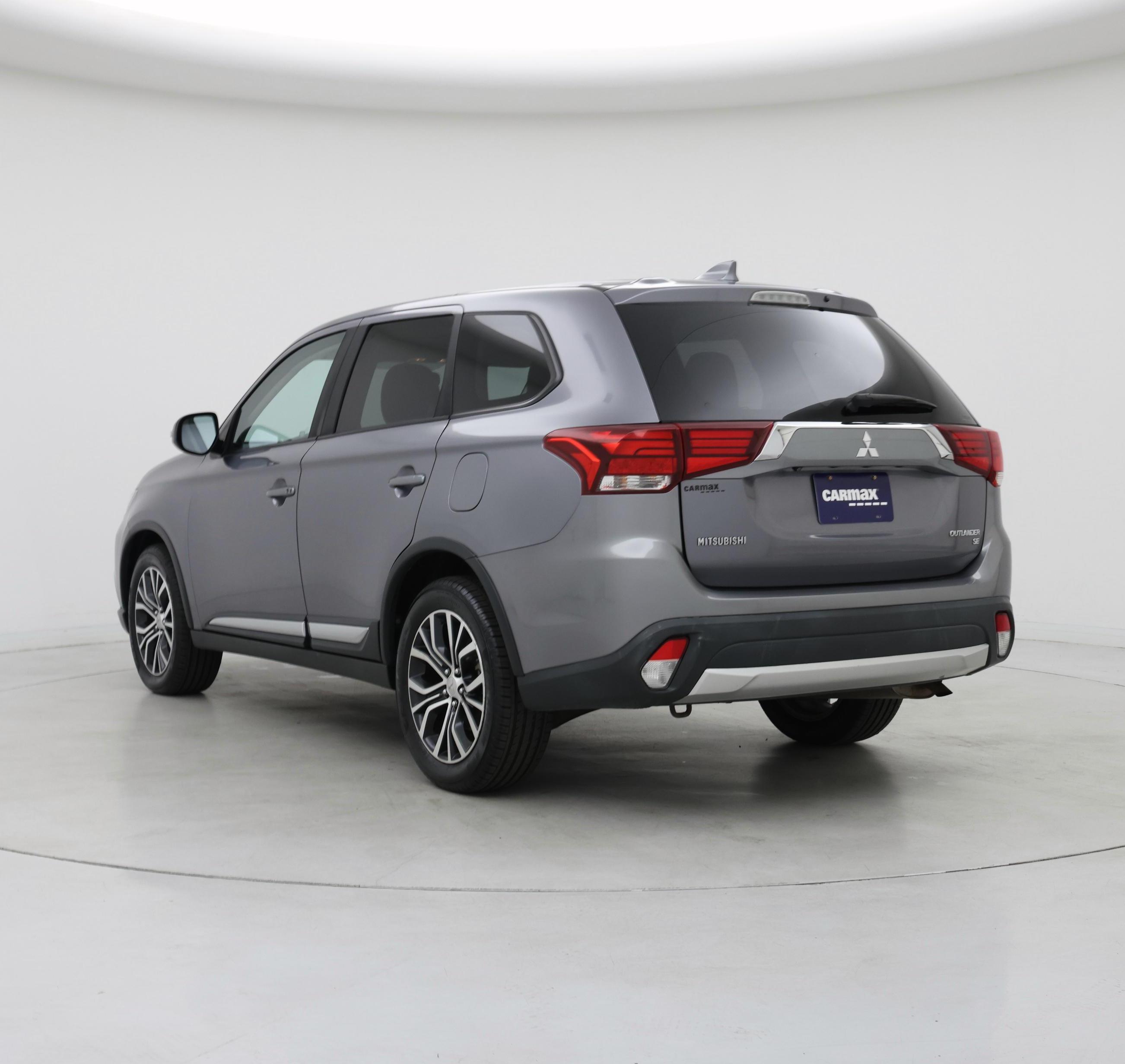 Thumbnail: 2018 Mitsubishi Outlander - 2