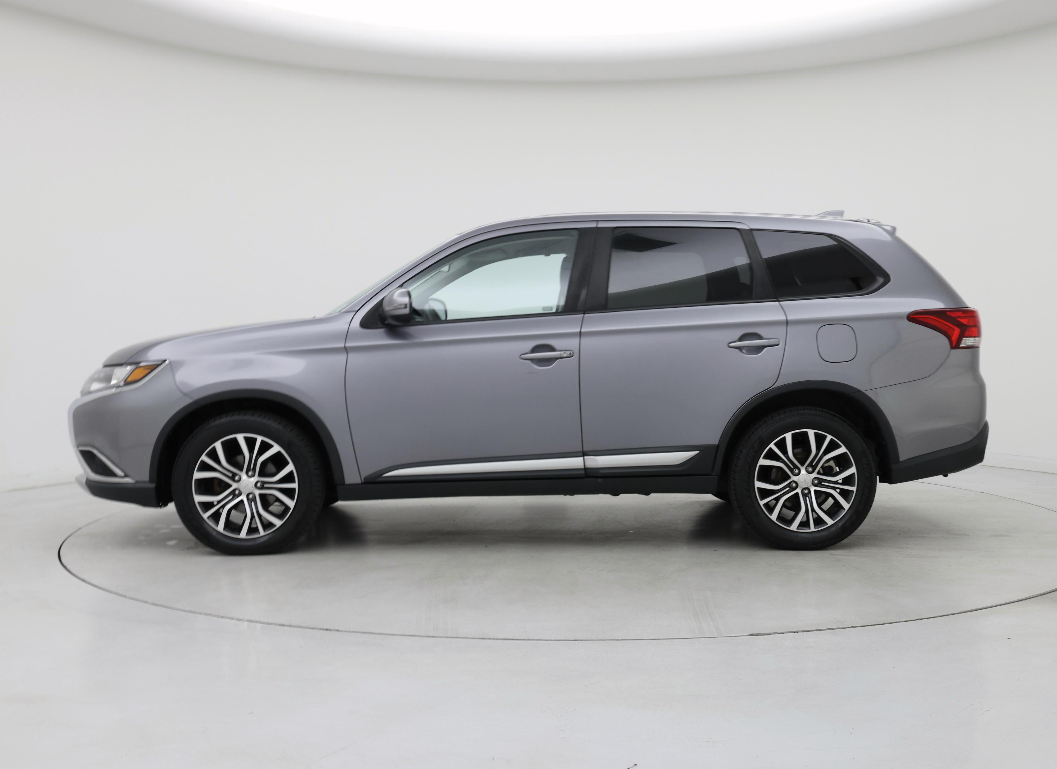 Thumbnail: 2018 Mitsubishi Outlander - 3