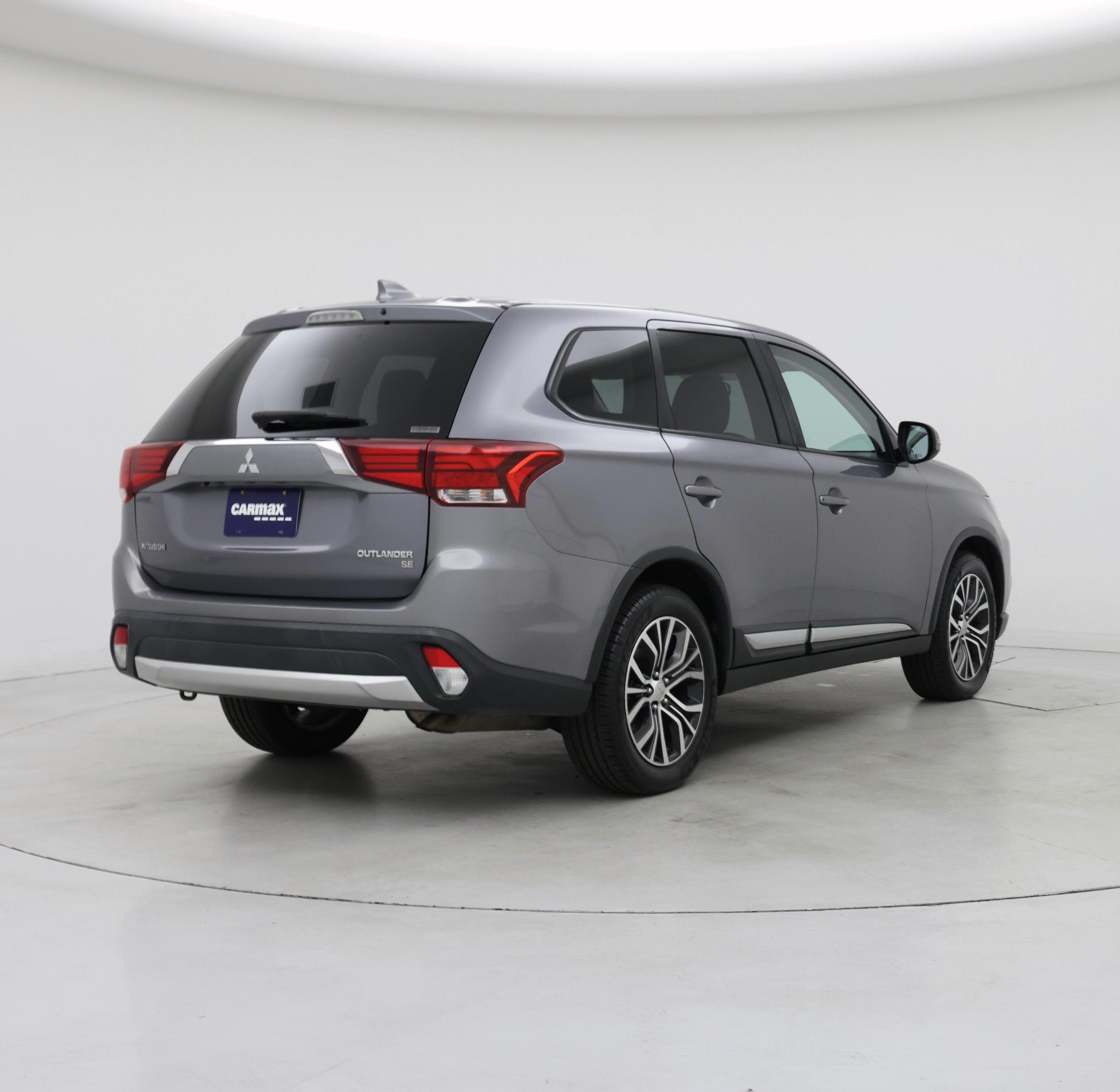 Thumbnail: 2018 Mitsubishi Outlander - 8