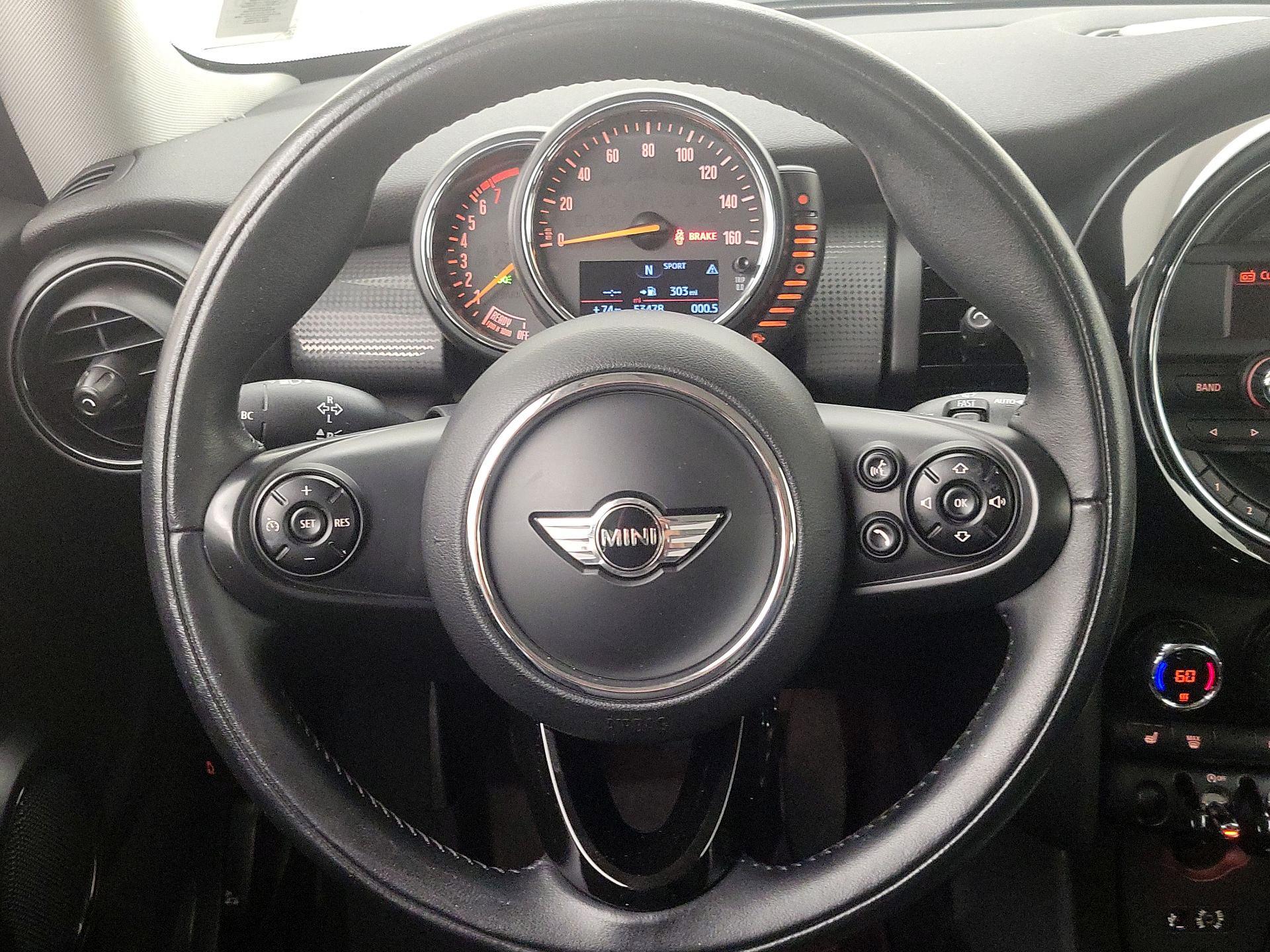 Thumbnail: 2015 MINI Cooper Hardtop - 10