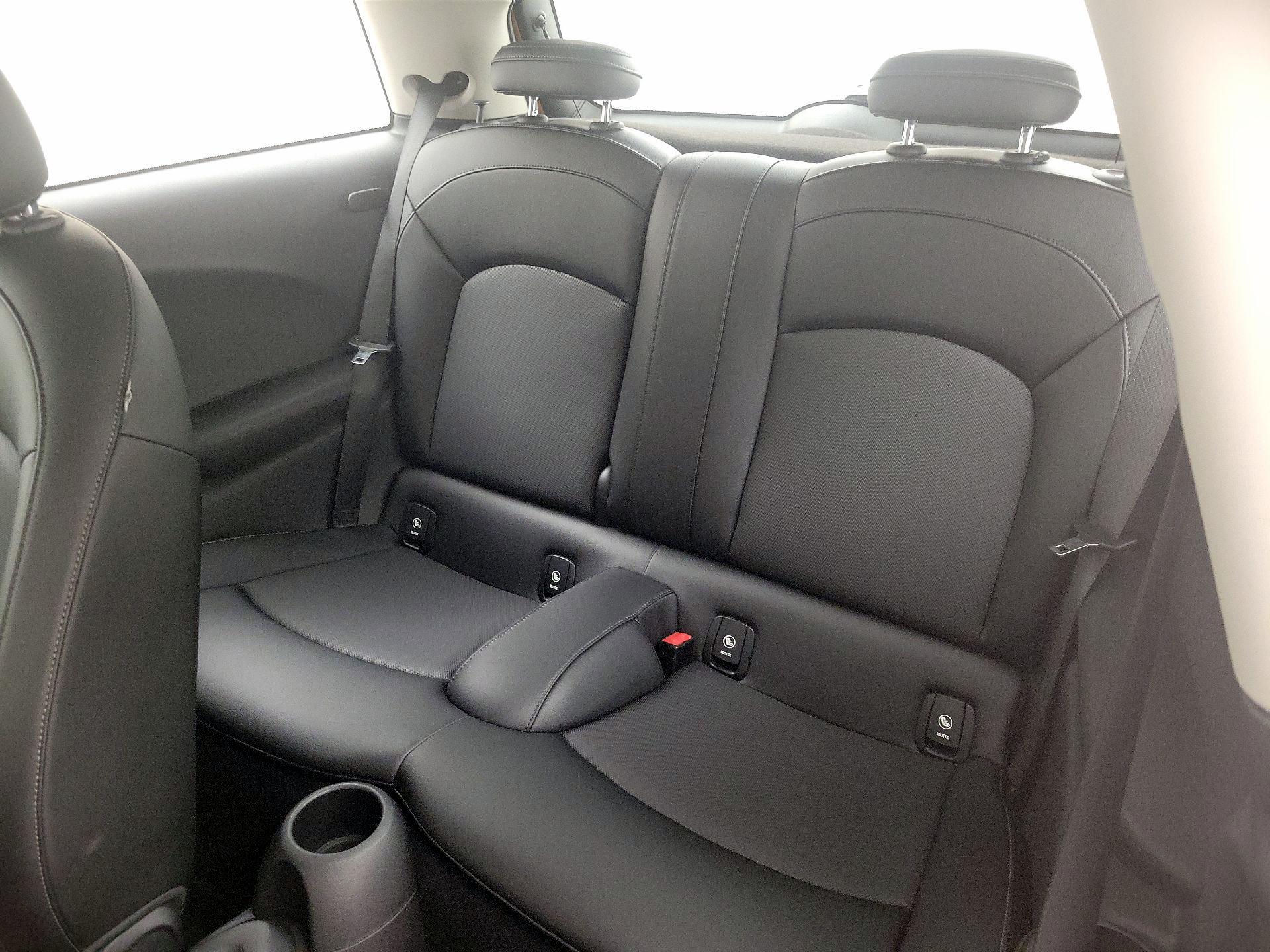 Thumbnail: 2015 MINI Cooper Hardtop - 18