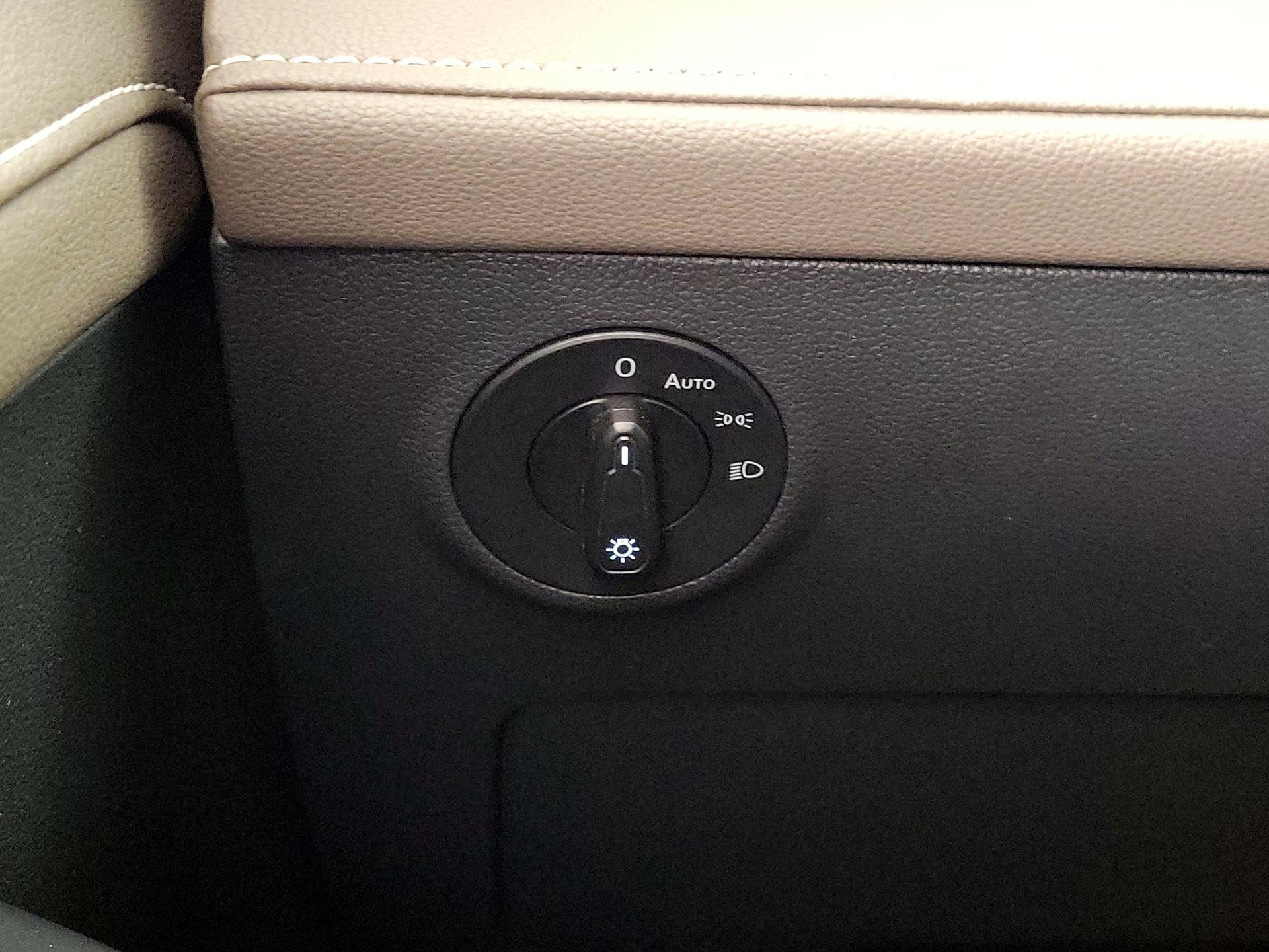 Thumbnail: 2022 Volkswagen Taos - 13