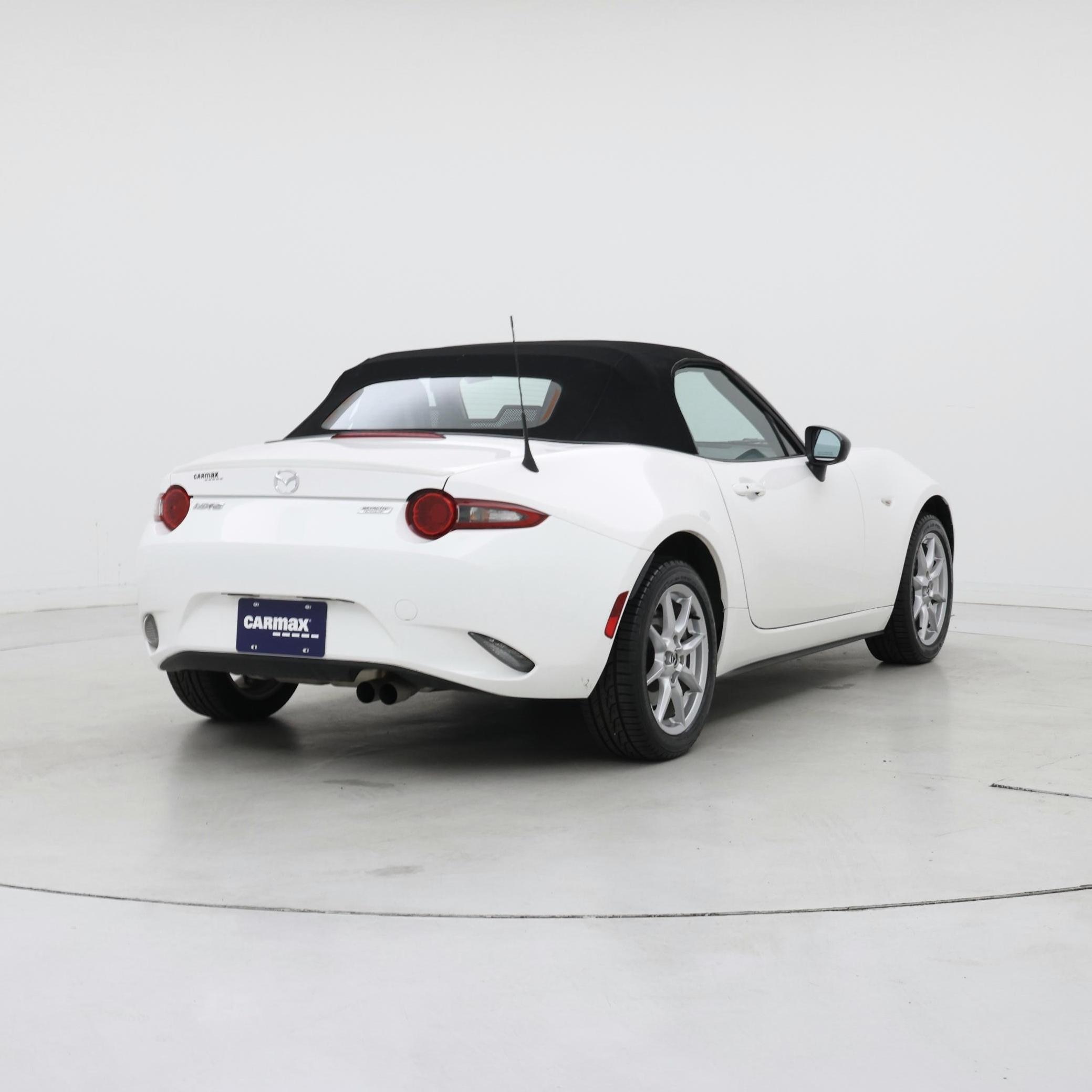 Thumbnail: 2016 Mazda MX-5 Miata - 8