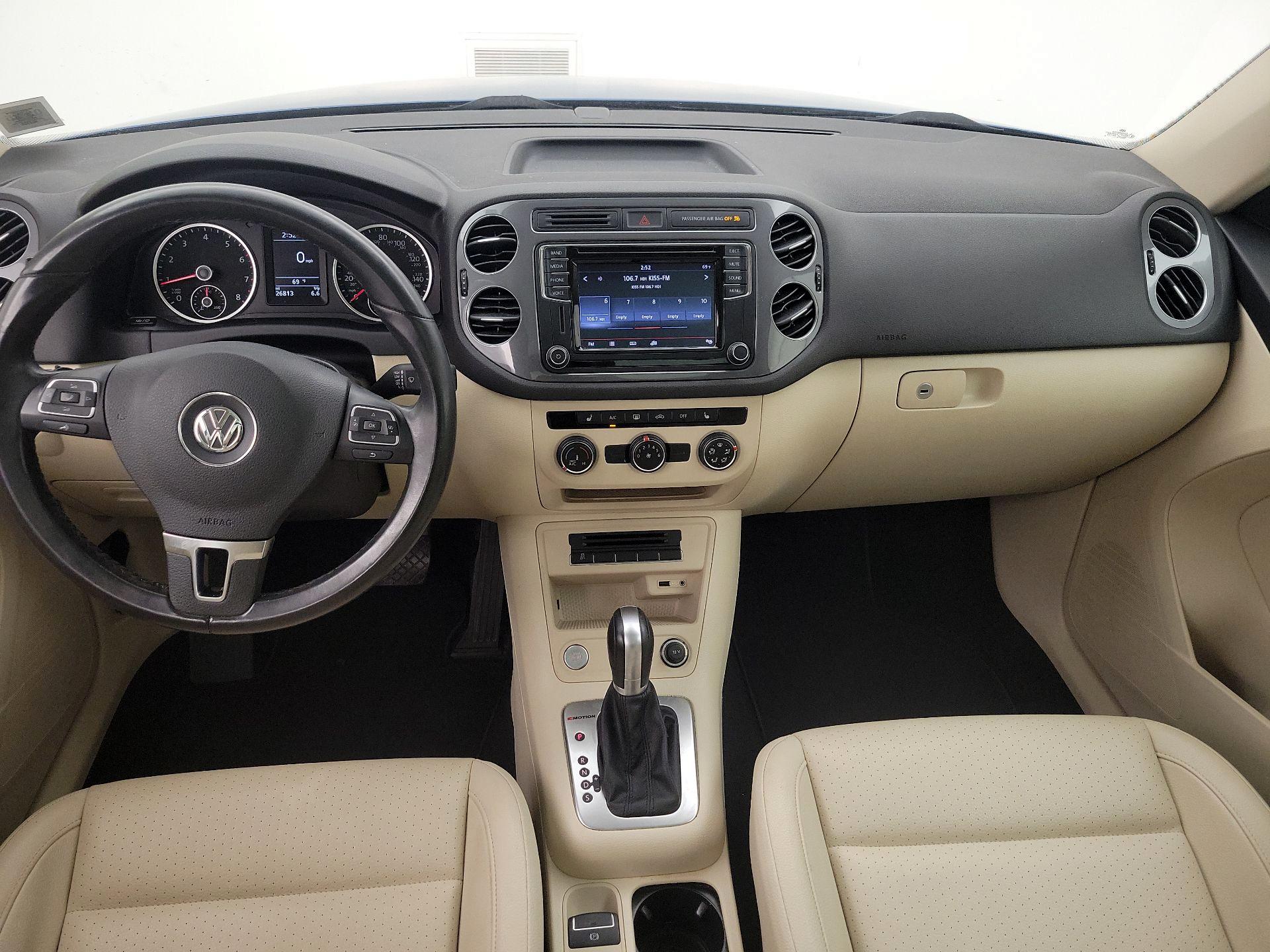 Thumbnail: 2017 Volkswagen Tiguan - 9