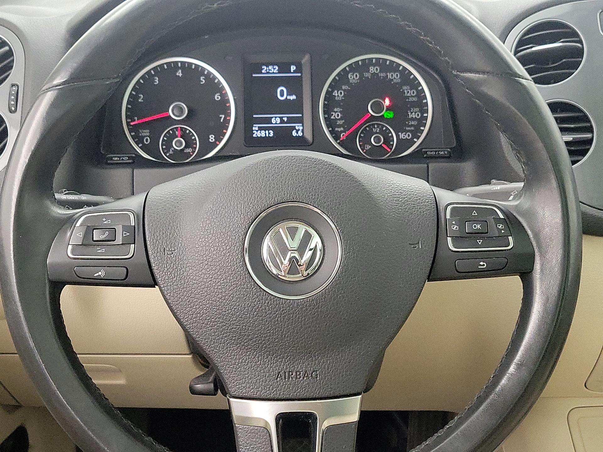 Thumbnail: 2017 Volkswagen Tiguan - 10