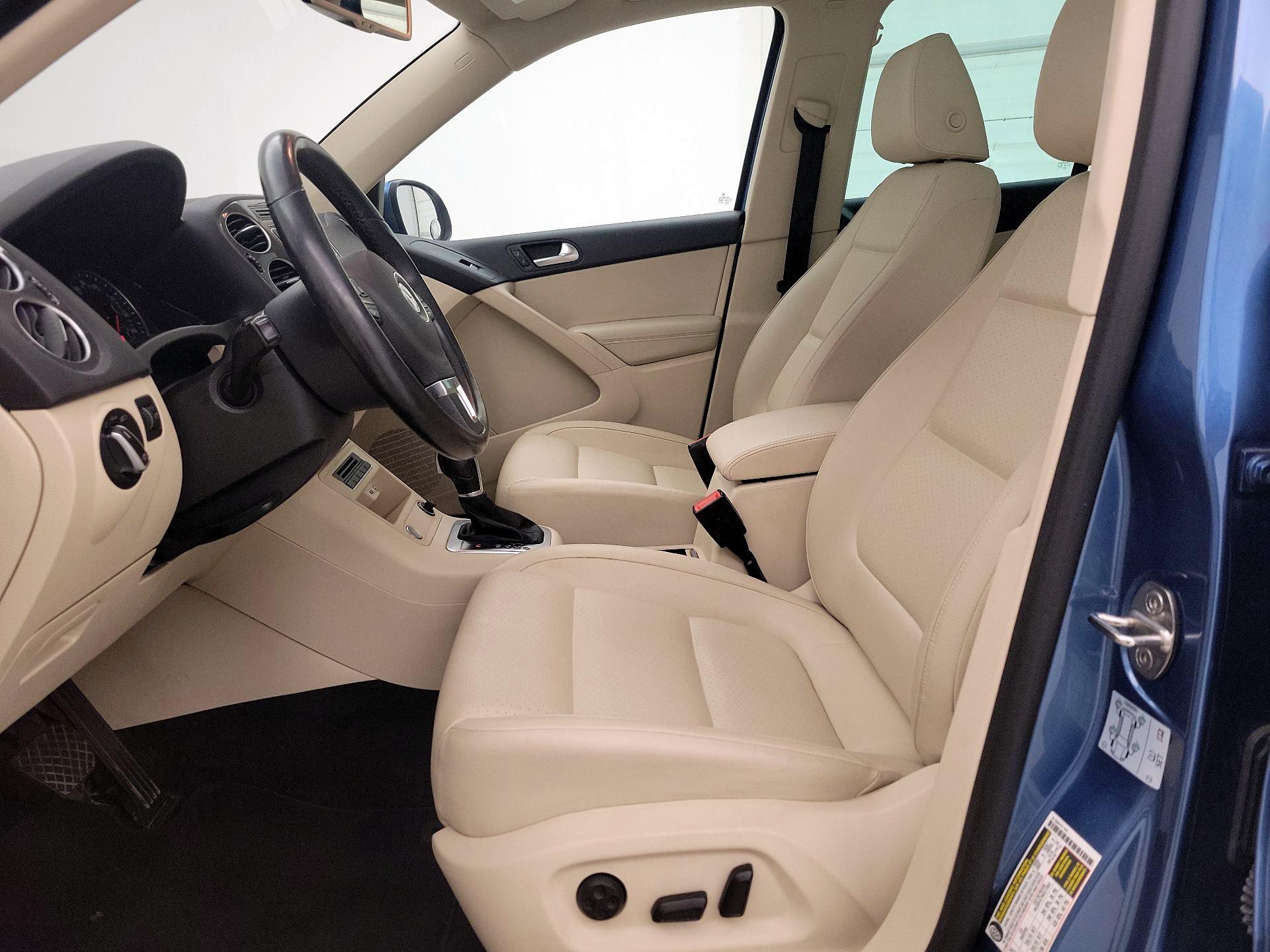 Thumbnail: 2017 Volkswagen Tiguan - 11