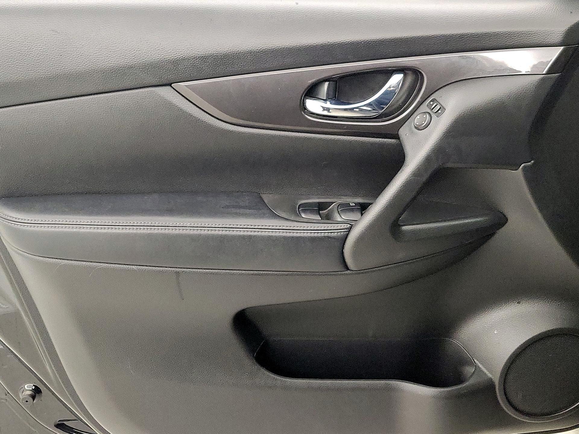 Thumbnail: 2020 Nissan Rogue - 12