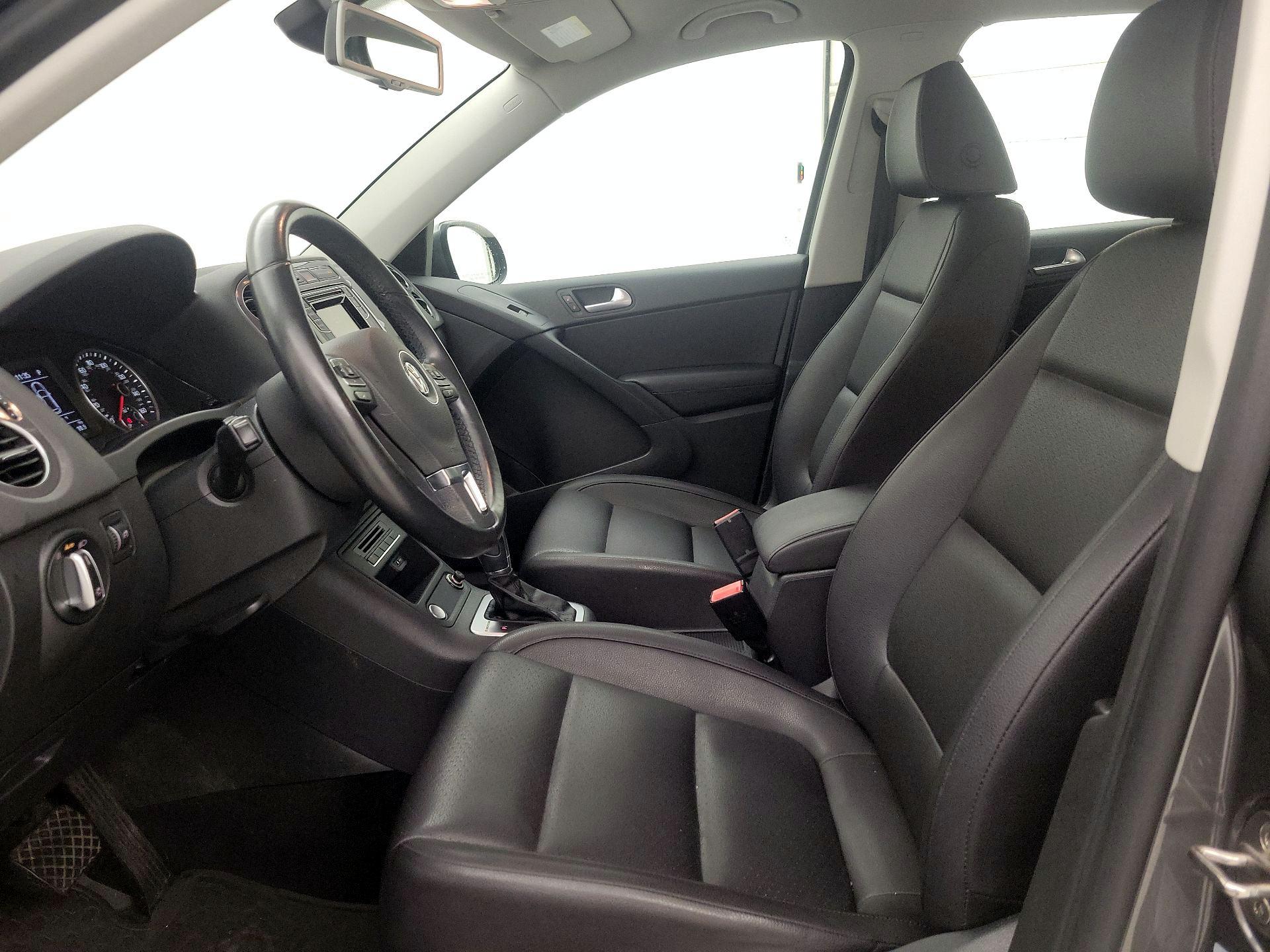Thumbnail: 2016 Volkswagen Tiguan - 11
