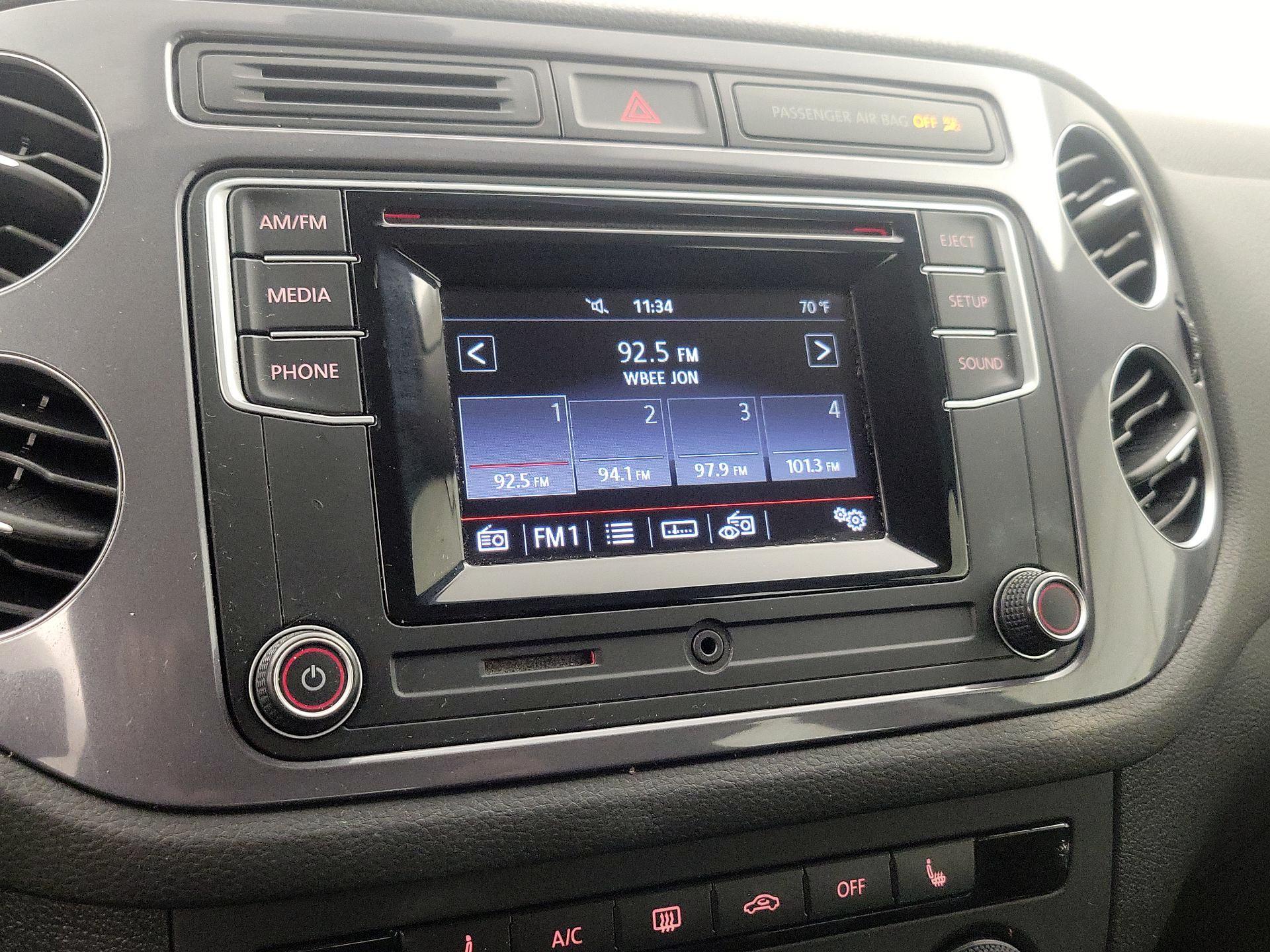 Thumbnail: 2016 Volkswagen Tiguan - 15