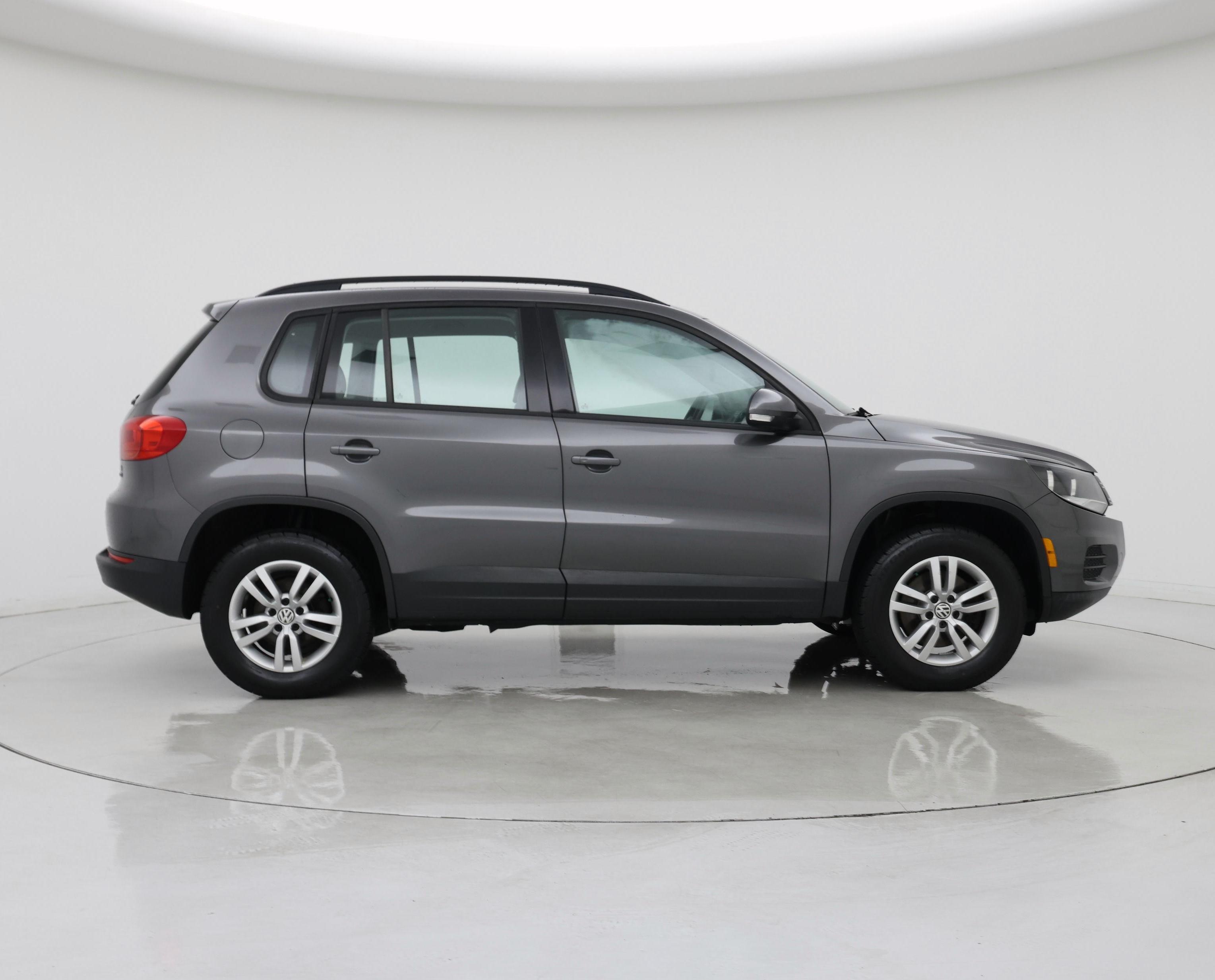 Thumbnail: 2016 Volkswagen Tiguan - 7