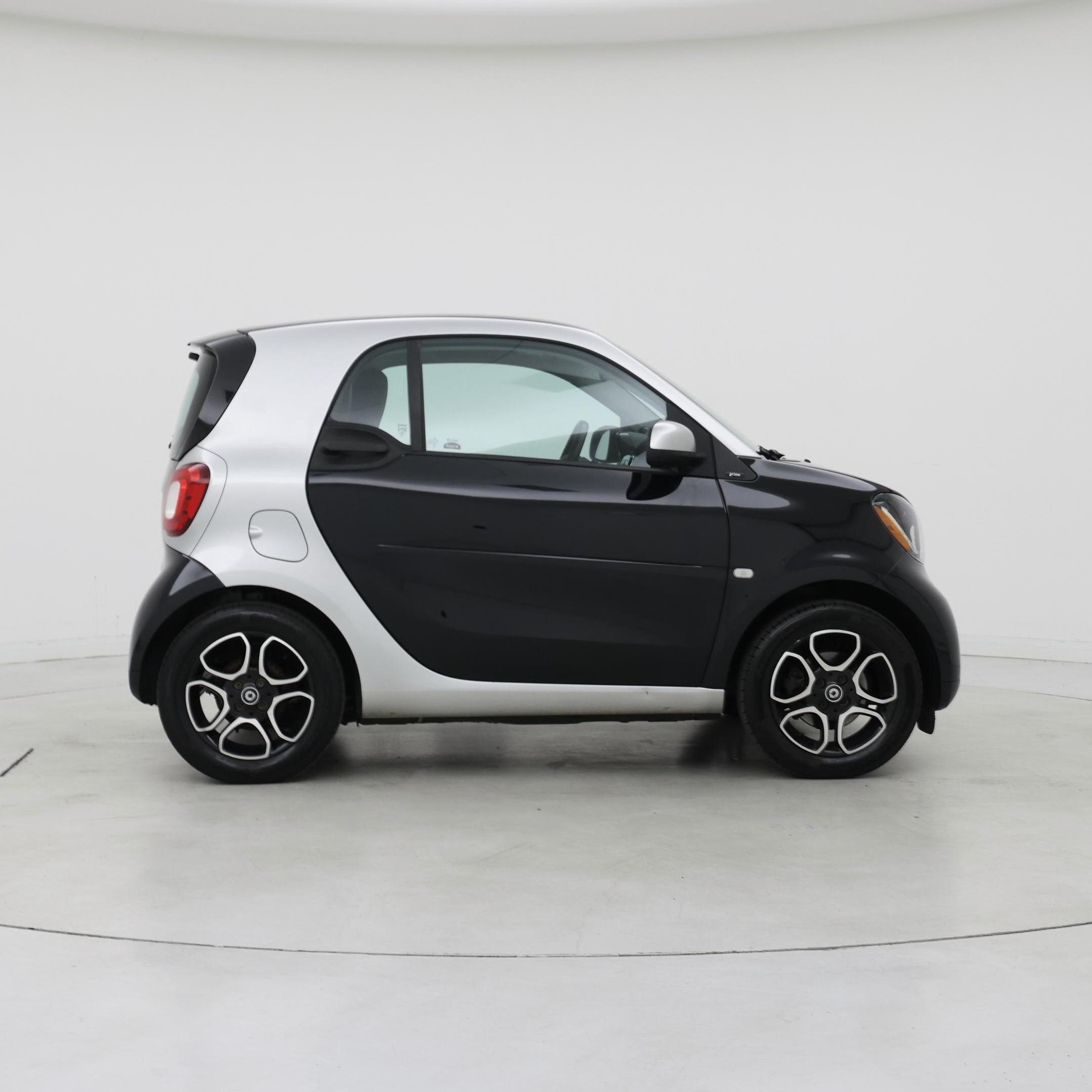 Thumbnail: 2016 smart fortwo - 7