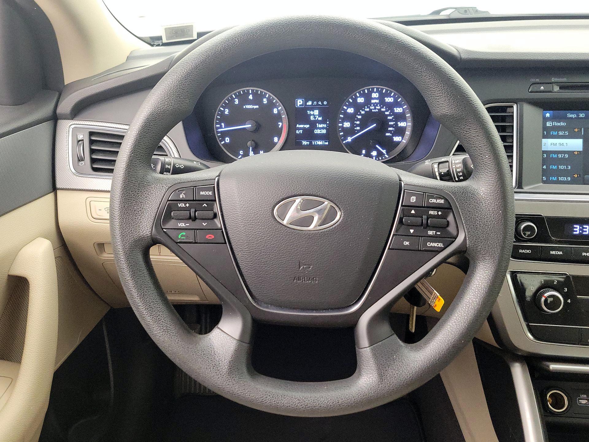 Thumbnail: 2016 Hyundai Sonata - 10
