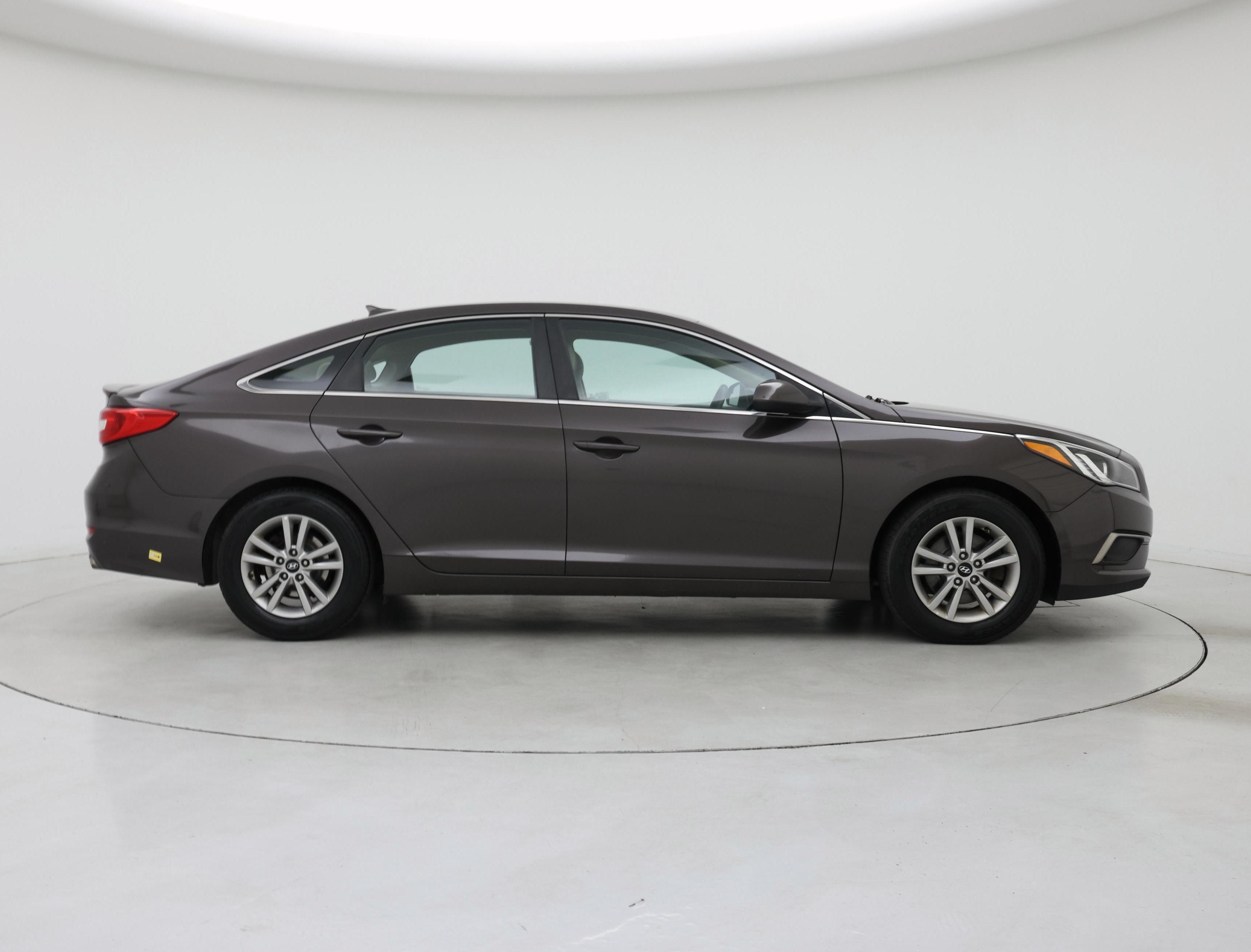 Thumbnail: 2016 Hyundai Sonata - 7