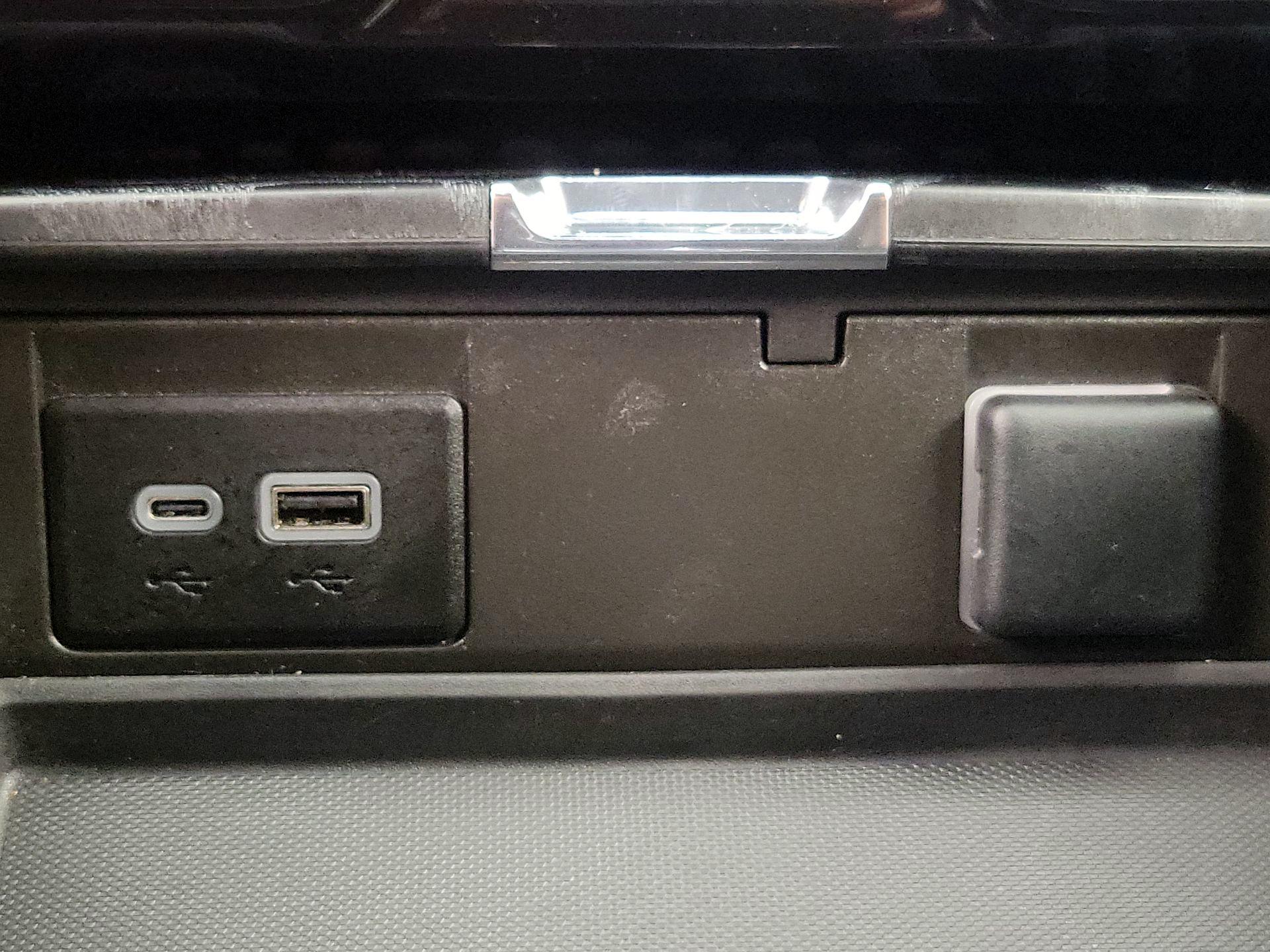 Thumbnail: 2023 GMC Yukon - 19