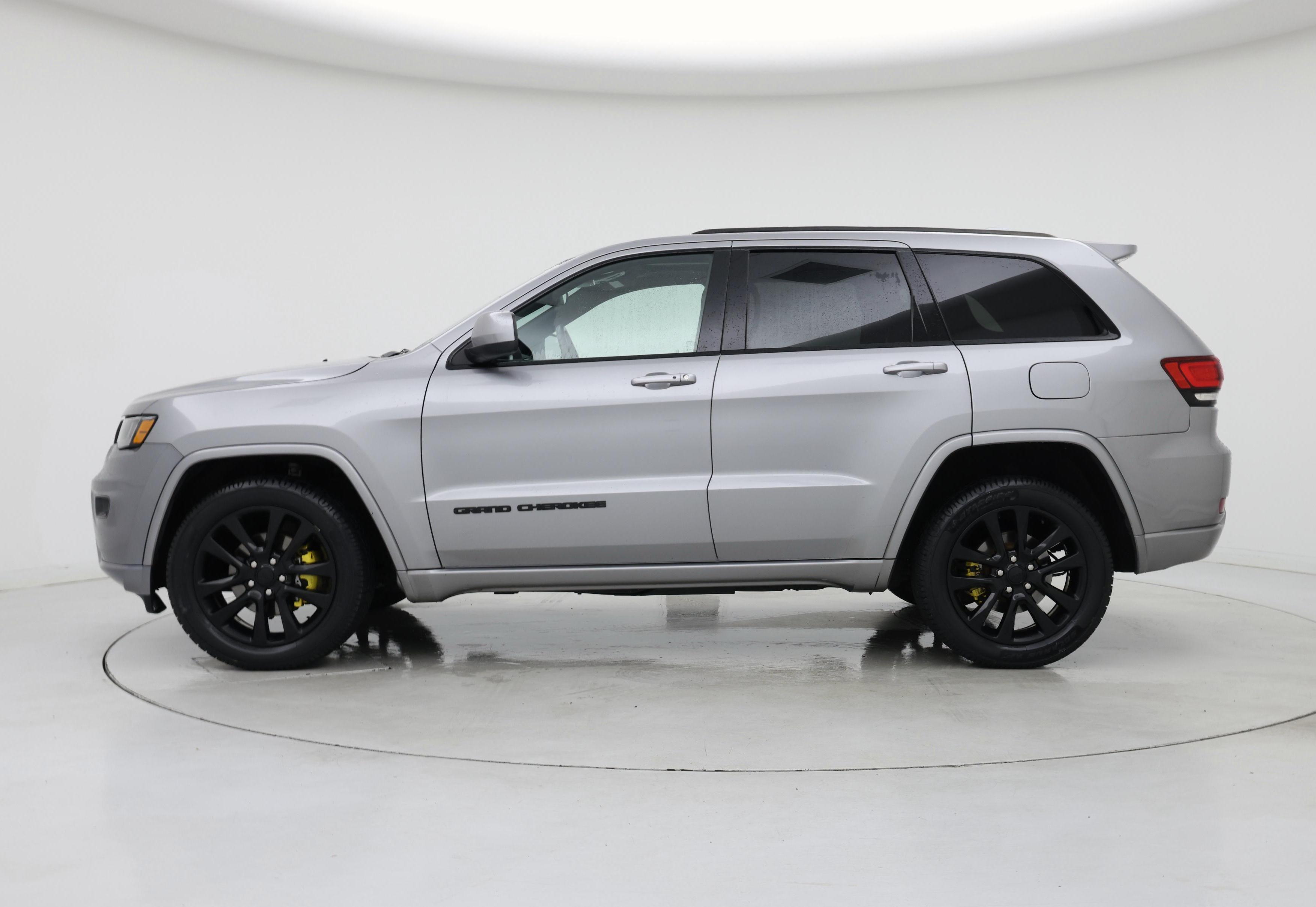 Thumbnail: 2019 Jeep Grand Cherokee - 3