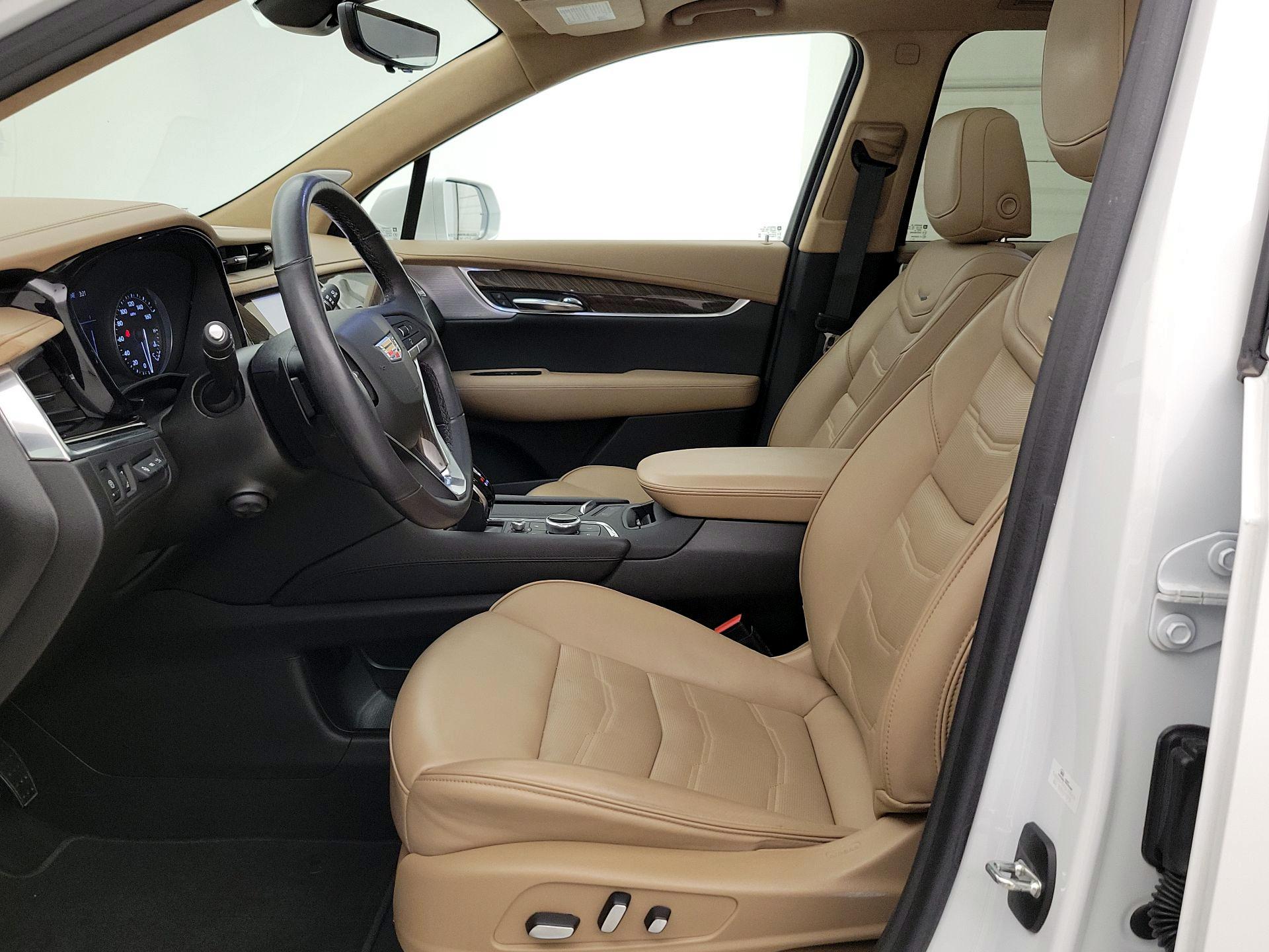 Thumbnail: 2020 Cadillac XT6 - 11