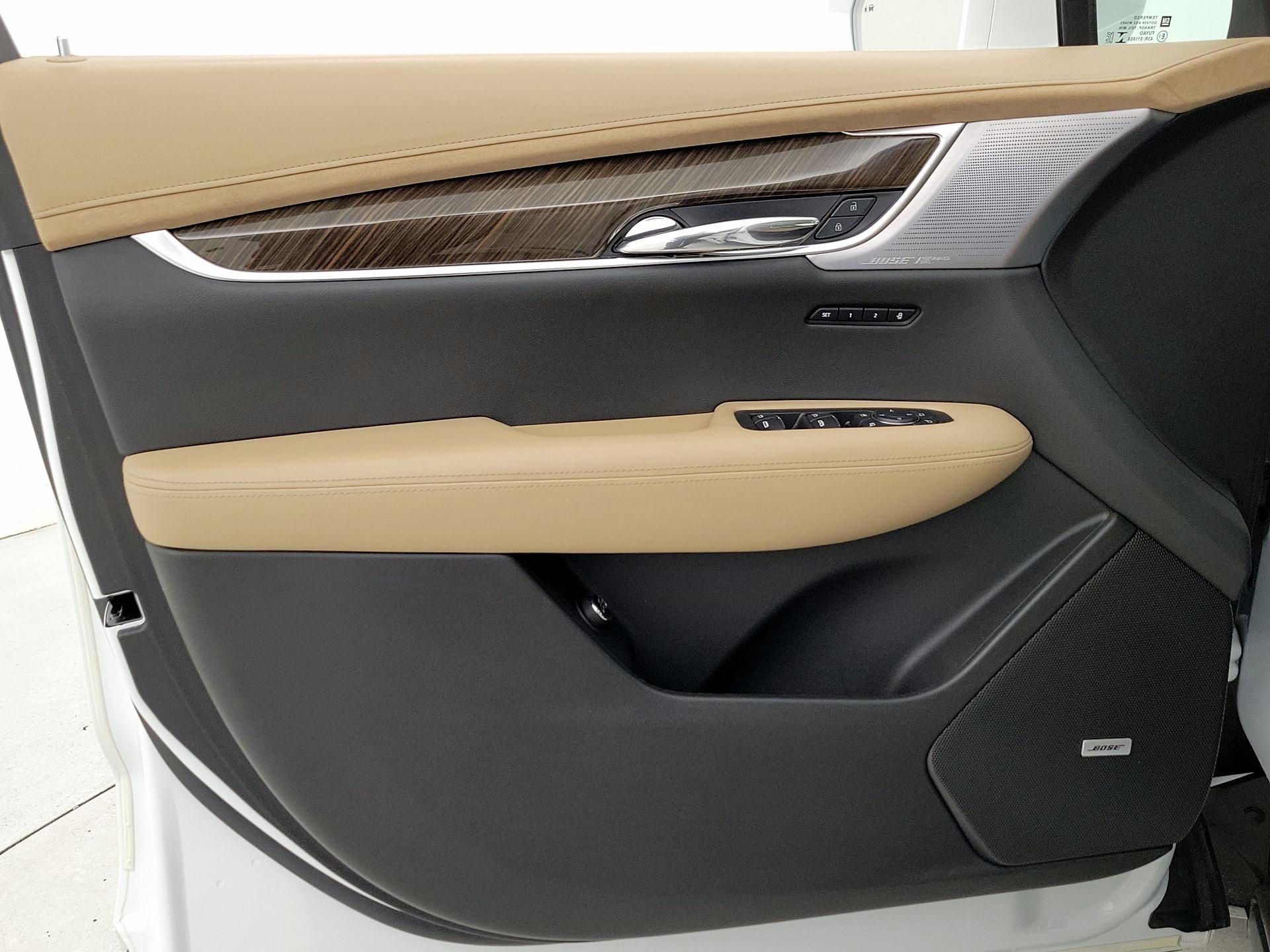 Thumbnail: 2020 Cadillac XT6 - 12