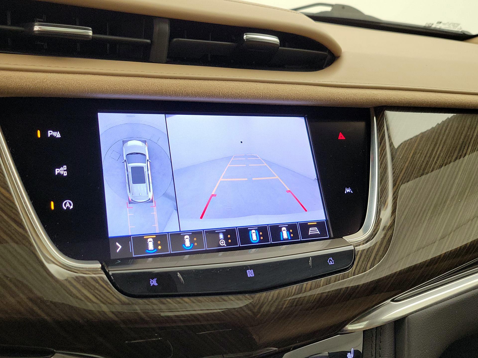 Thumbnail: 2020 Cadillac XT6 - 15
