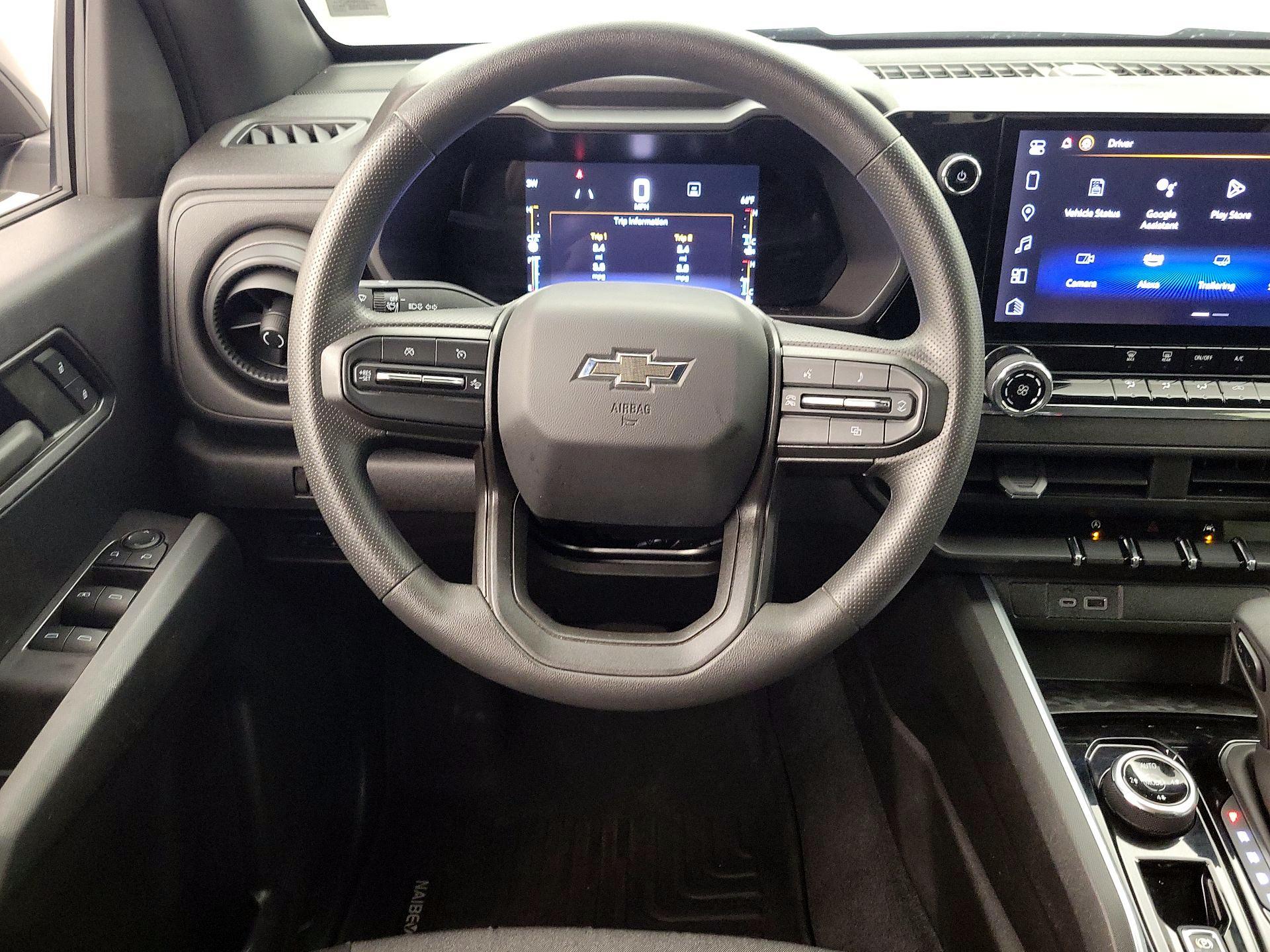 Thumbnail: 2023 Chevrolet Colorado - 10