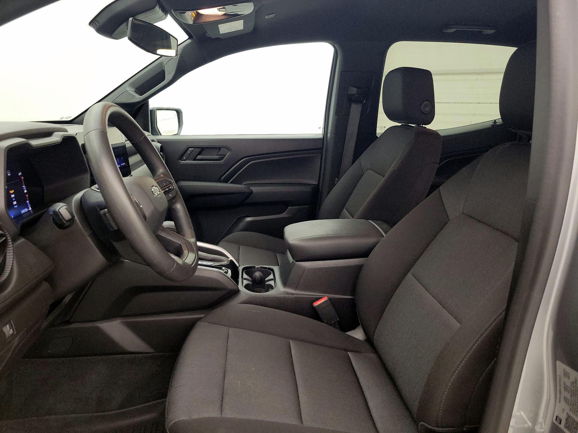 Thumbnail: 2023 Chevrolet Colorado - 11