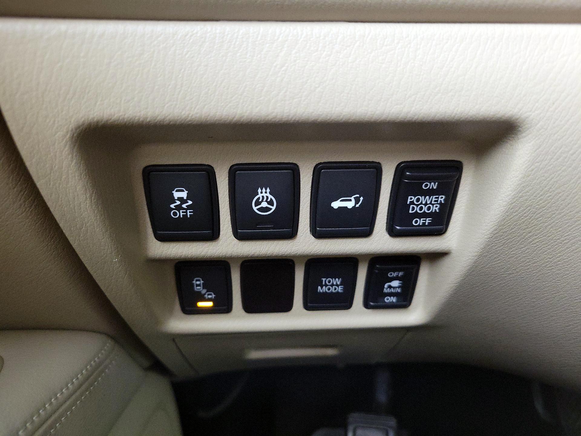 Thumbnail: 2016 Nissan Pathfinder - 13
