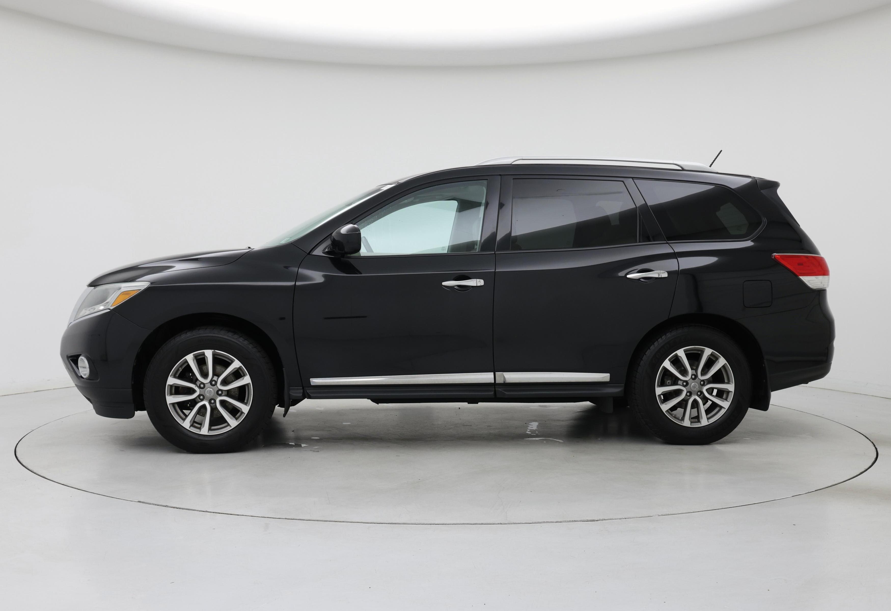 Thumbnail: 2016 Nissan Pathfinder - 3
