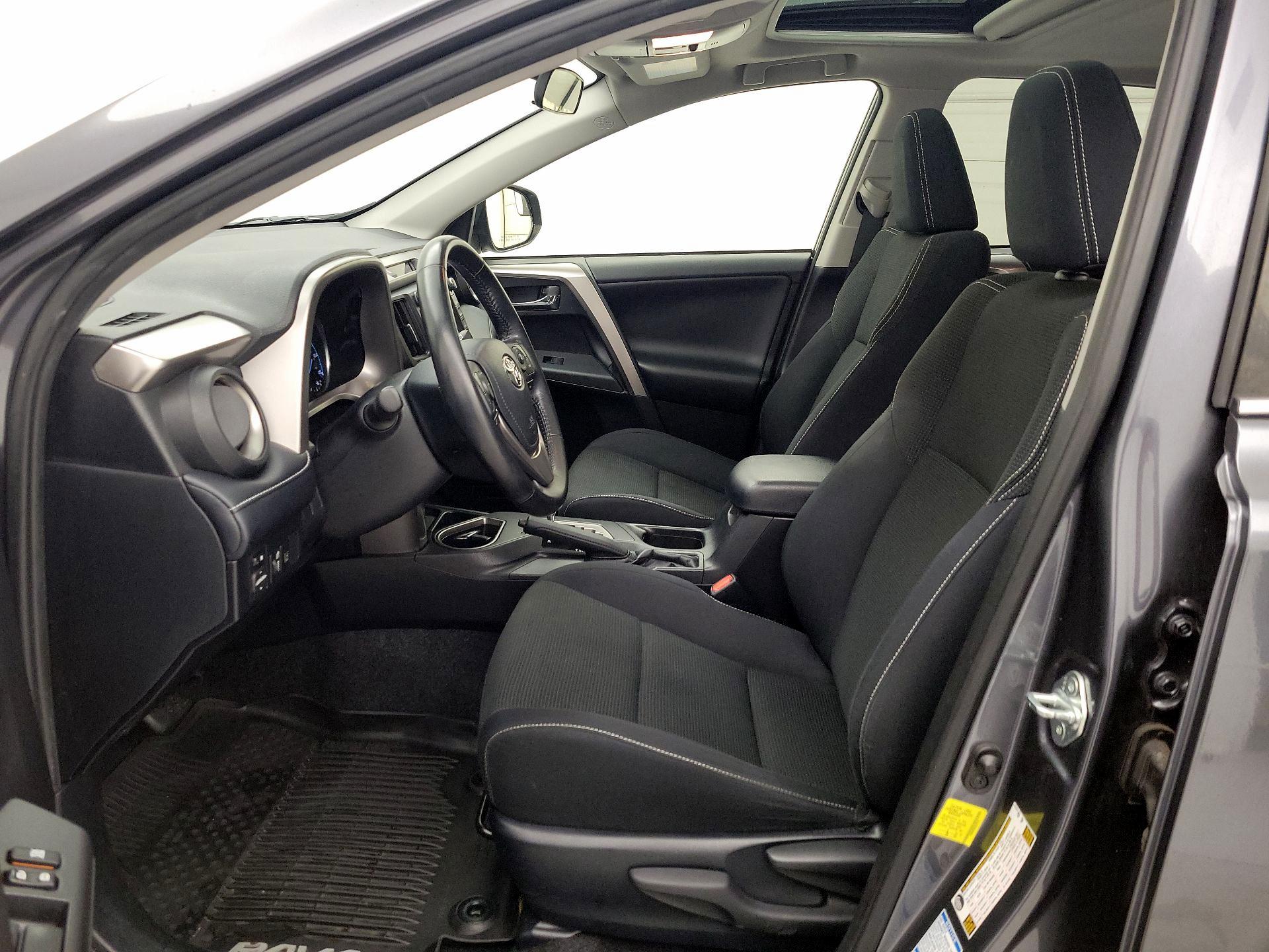 Thumbnail: 2018 Toyota RAV4 - 11