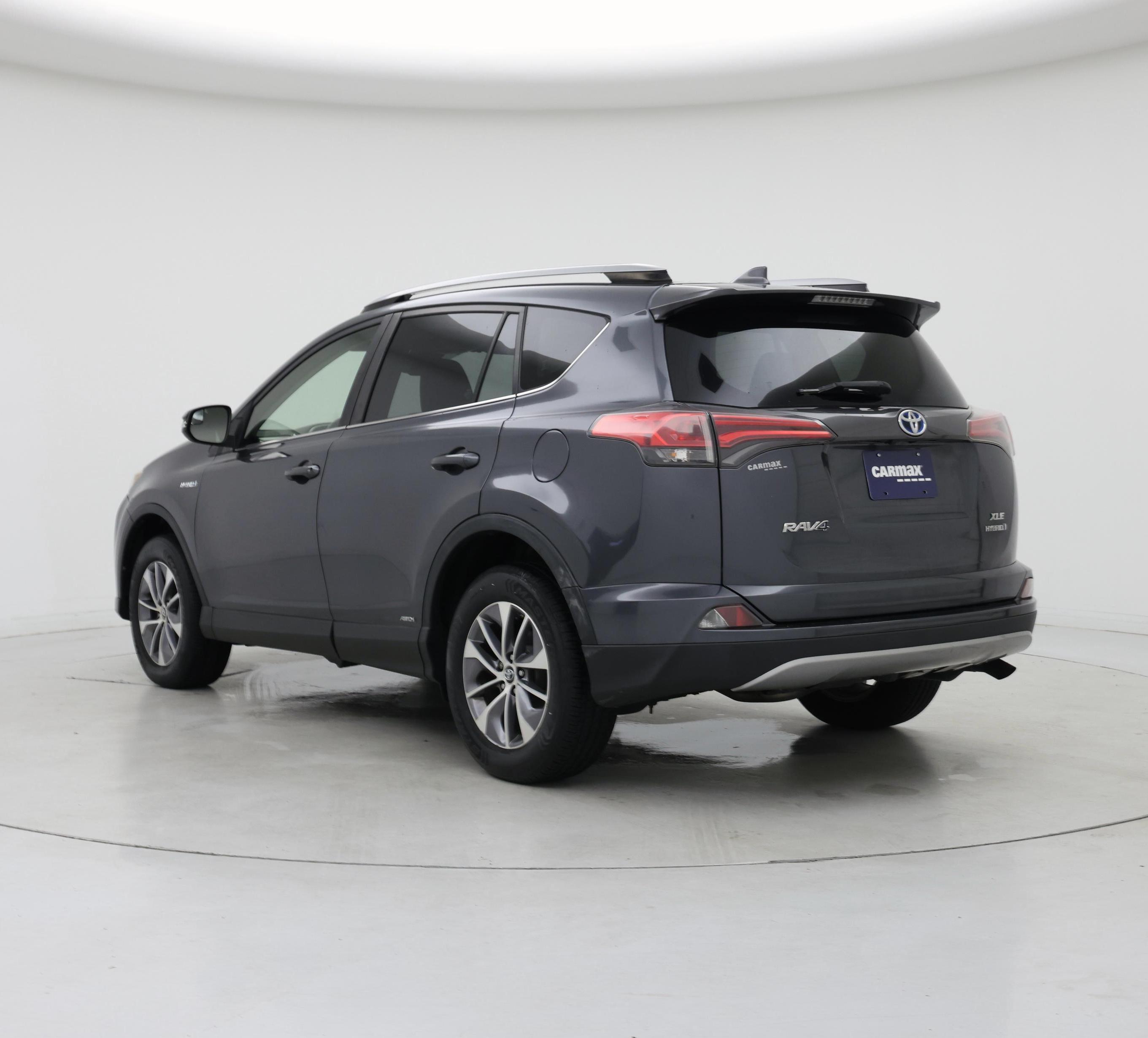 Thumbnail: 2018 Toyota RAV4 - 2