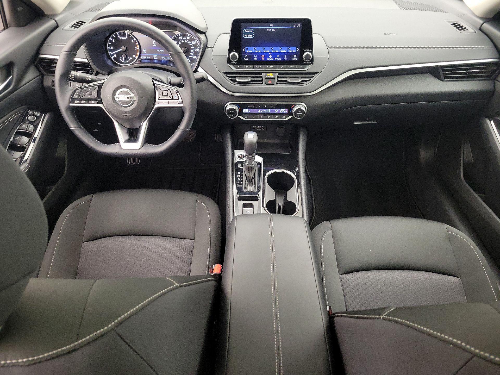 Thumbnail: 2020 Nissan Altima - 9