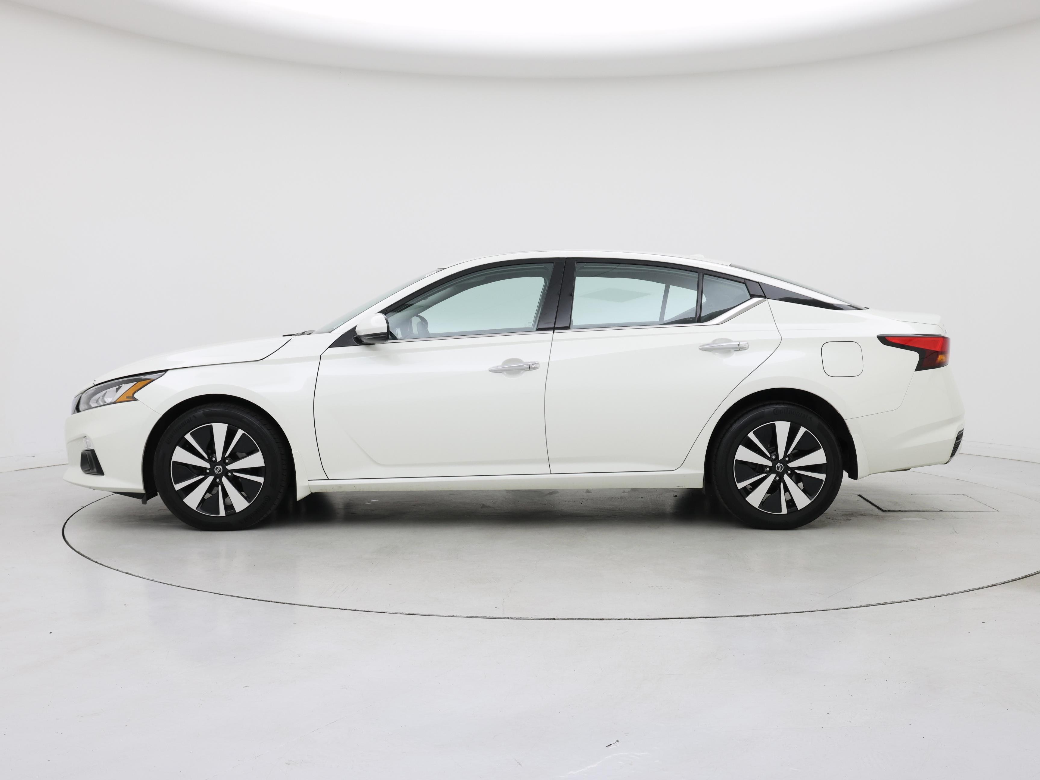 Thumbnail: 2020 Nissan Altima - 3