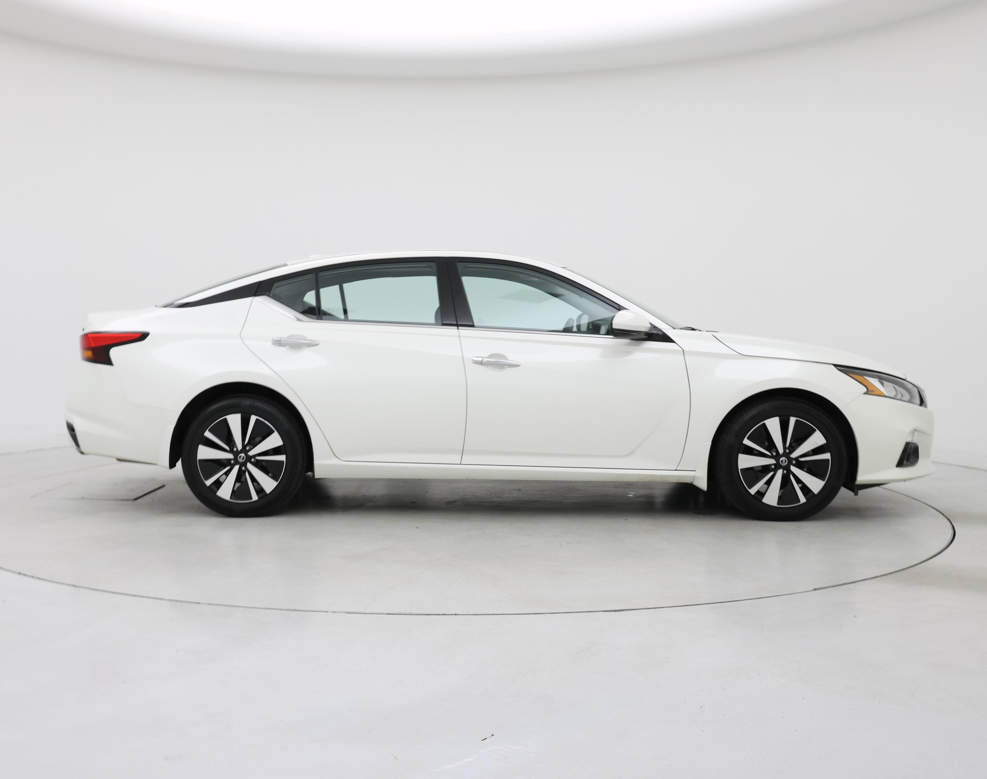 Thumbnail: 2020 Nissan Altima - 7
