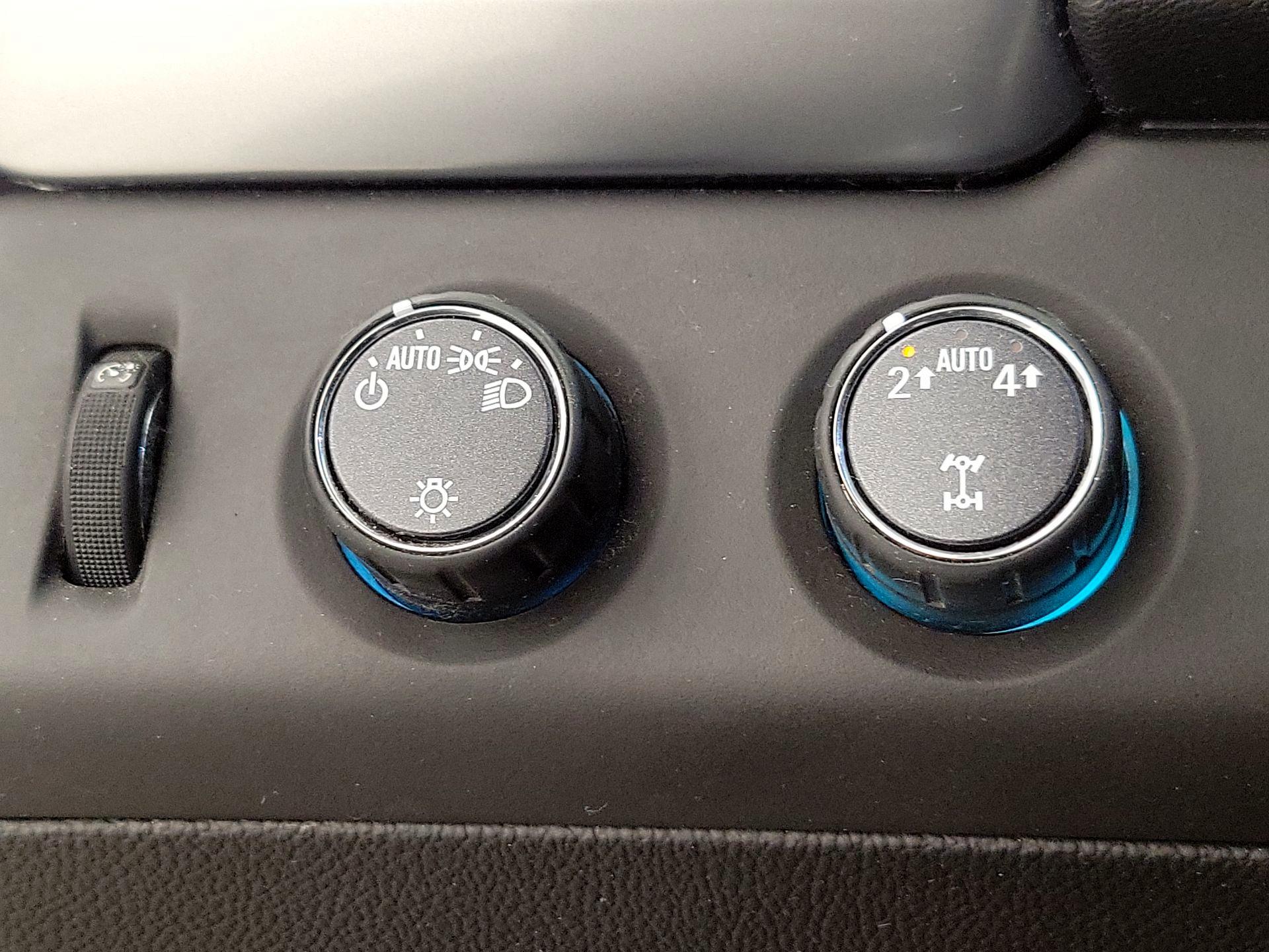 Thumbnail: 2019 Chevrolet Tahoe - 13