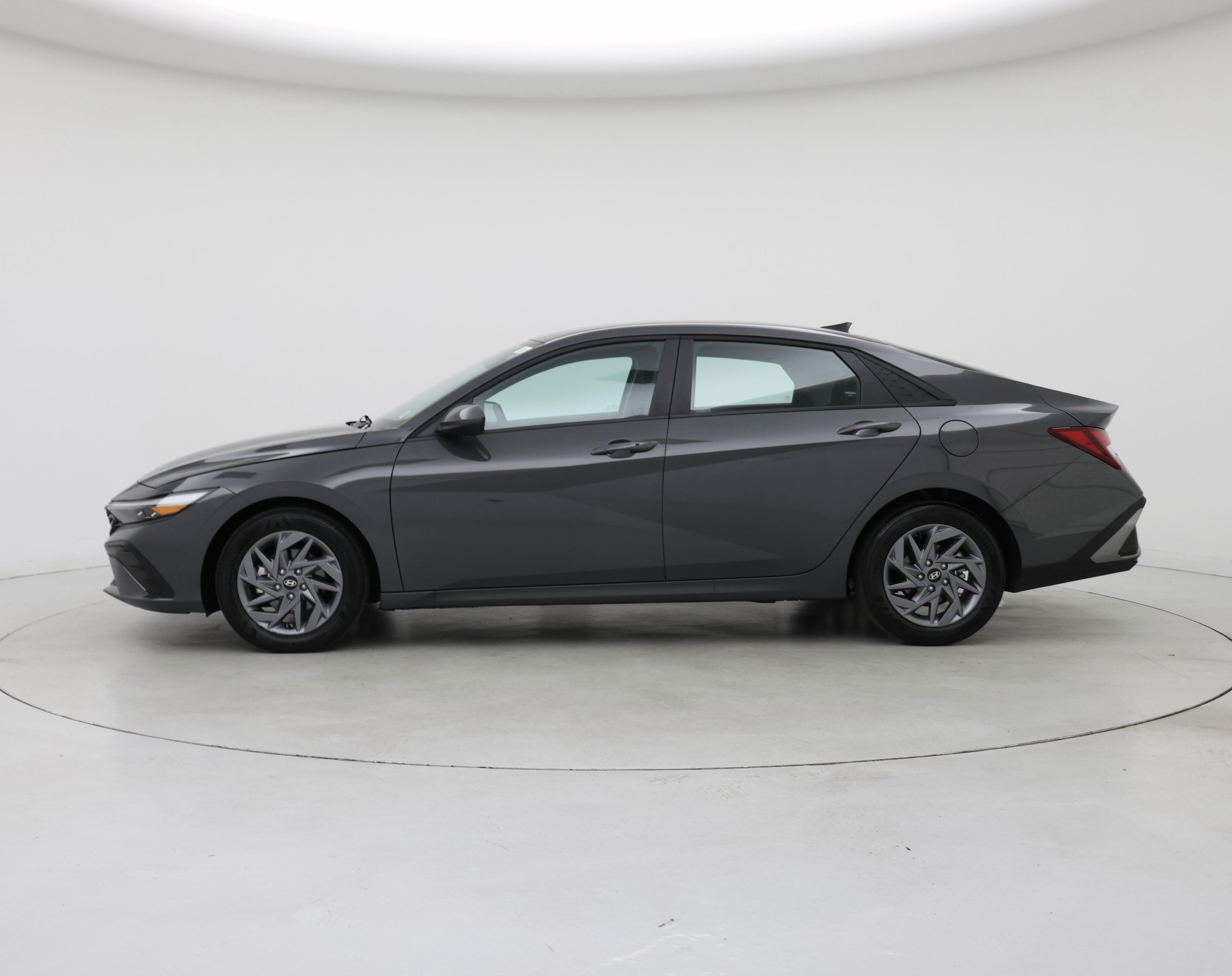 Thumbnail: 2024 Hyundai Elantra - 3