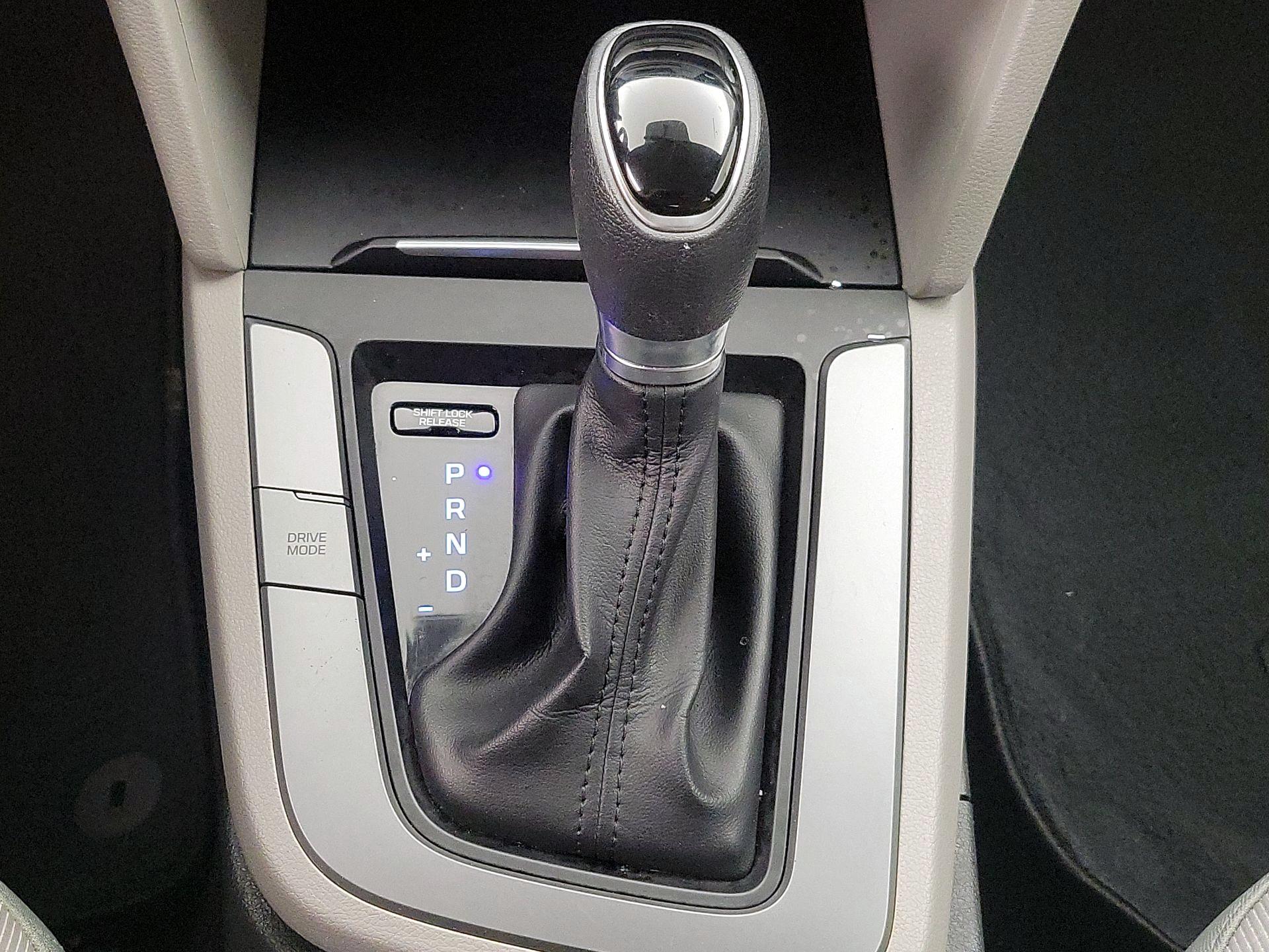 Thumbnail: 2017 Hyundai Elantra - 16