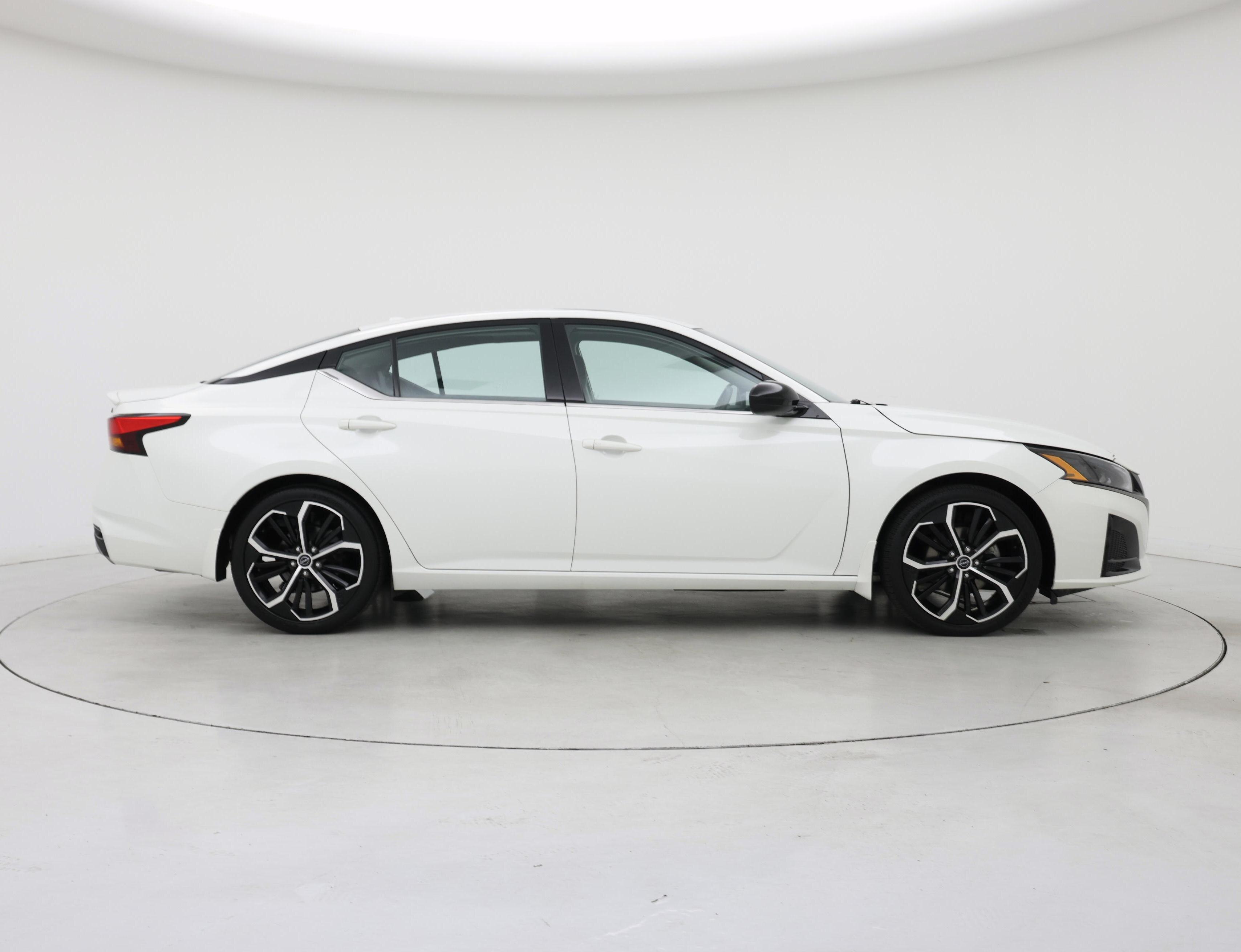 Thumbnail: 2023 Nissan Altima - 7