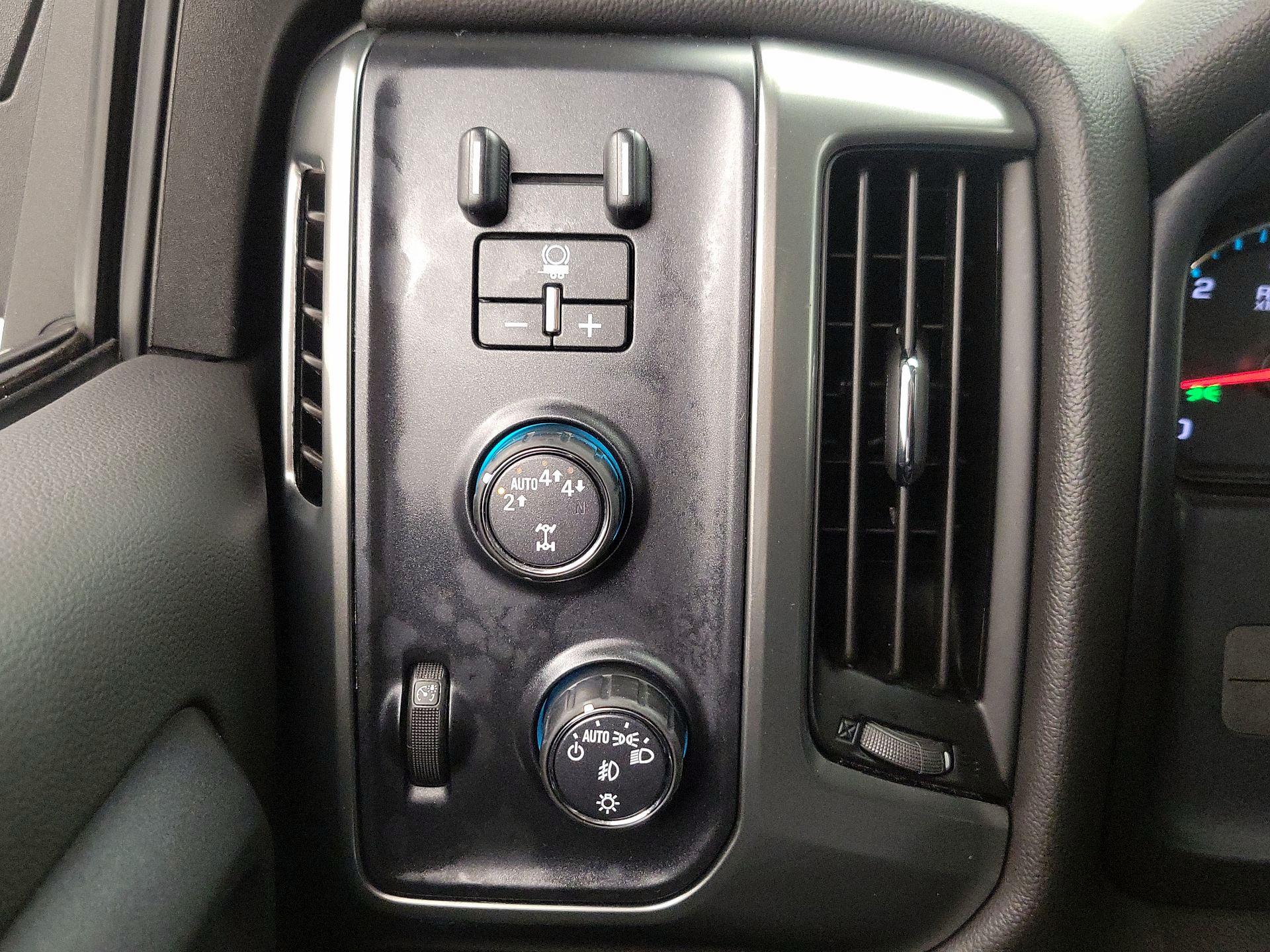 Thumbnail: 2019 Chevrolet Silverado 1500 - 13