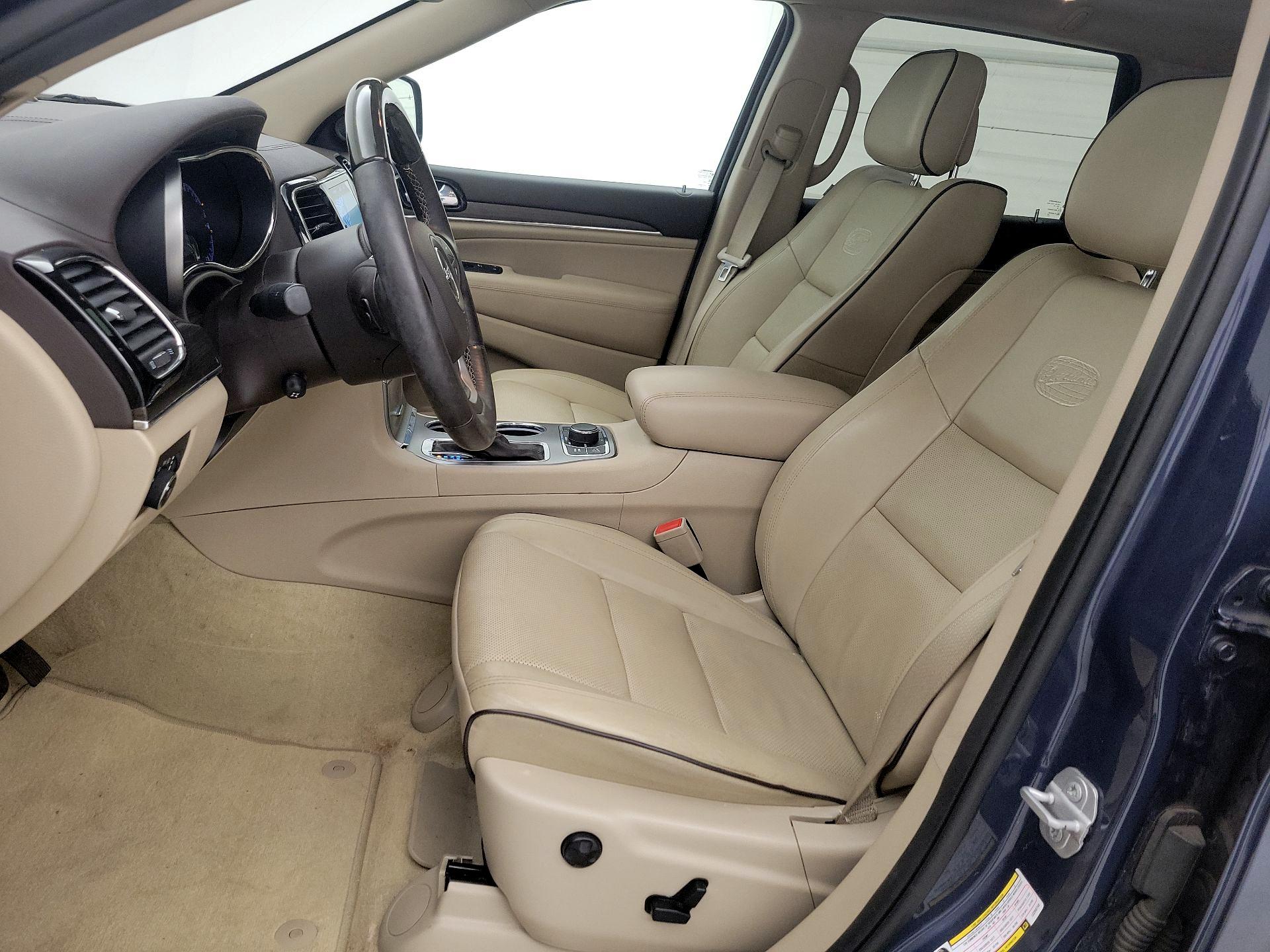 Thumbnail: 2020 Jeep Grand Cherokee - 11