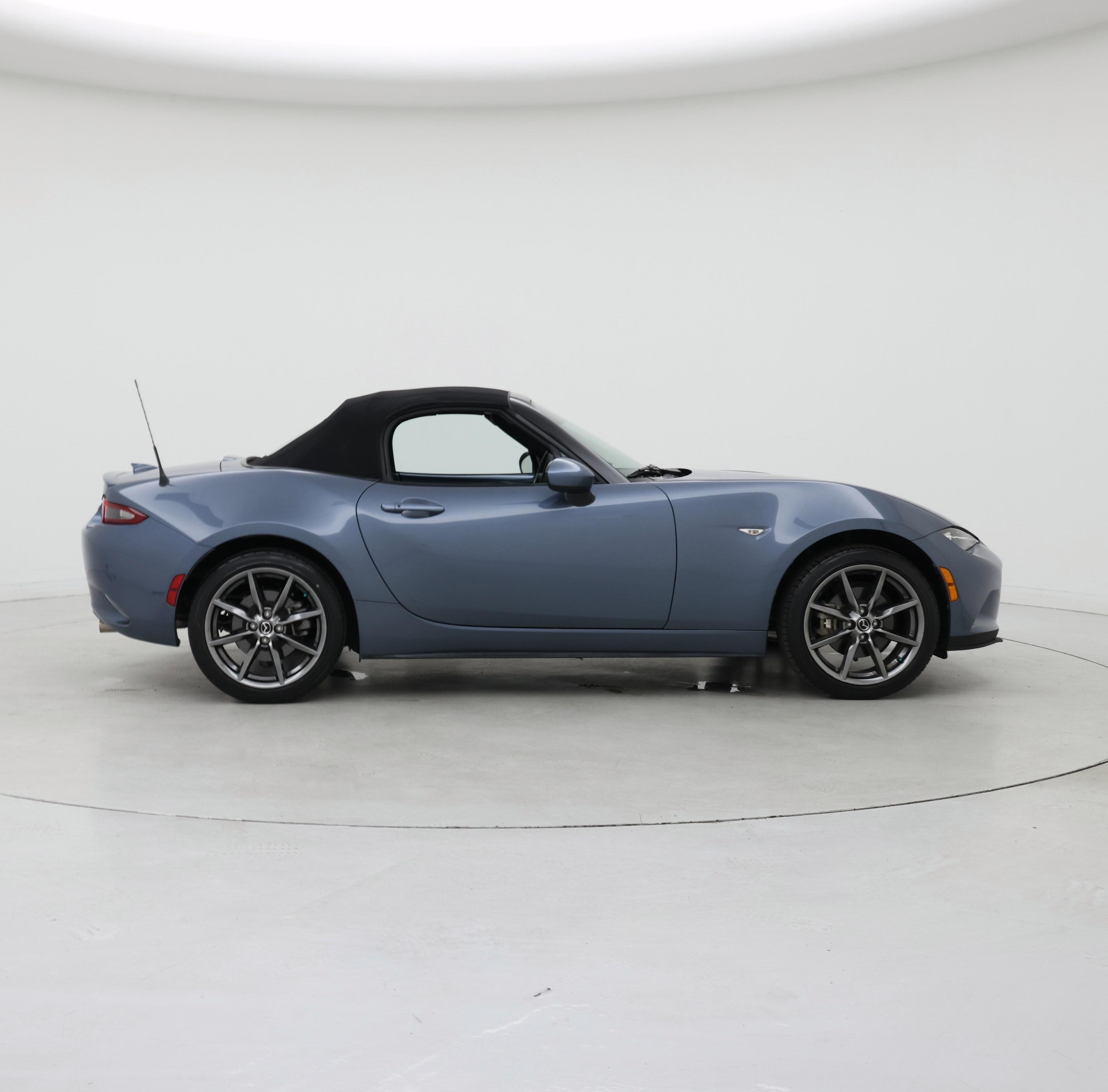 Thumbnail: 2017 Mazda MX-5 Miata - 7