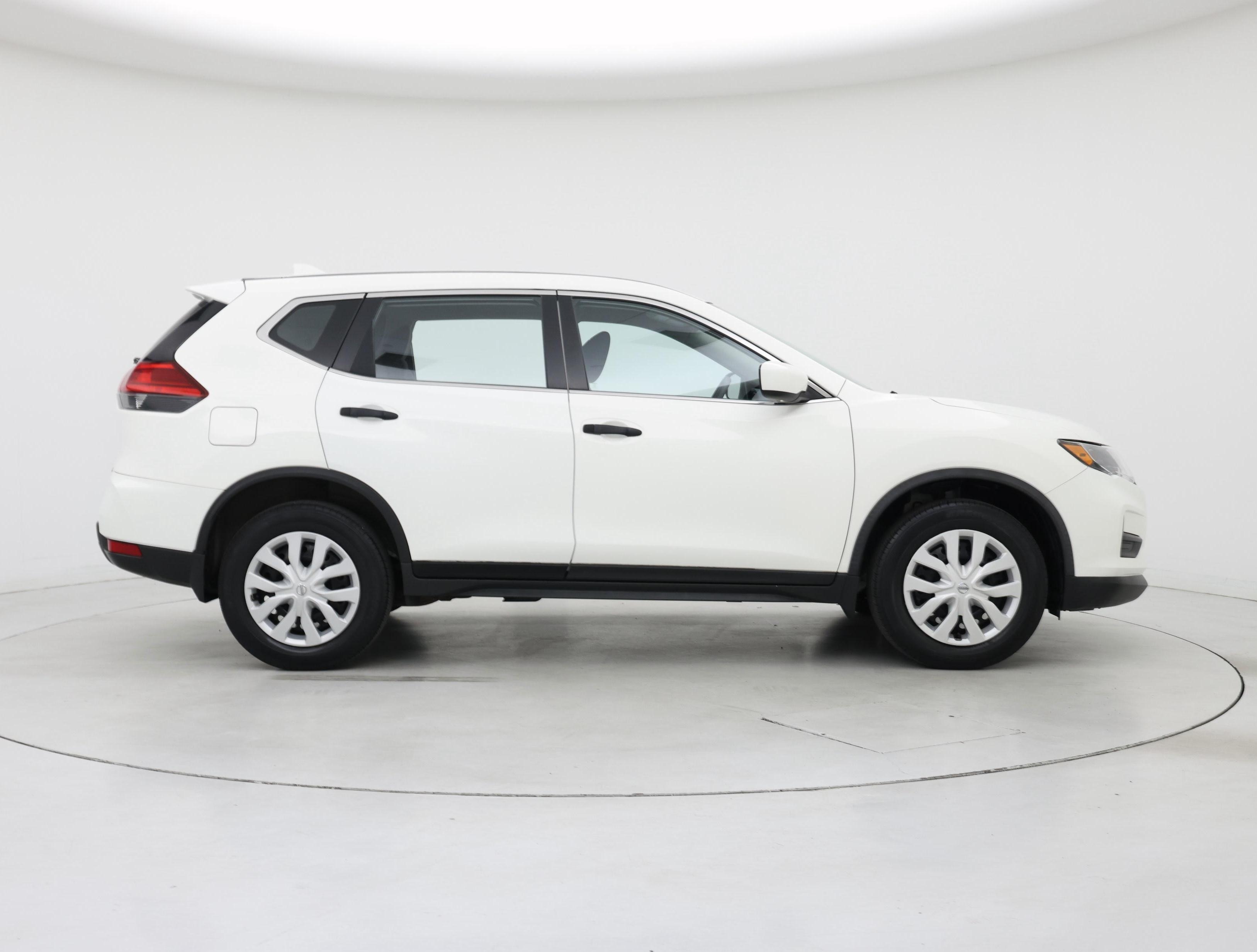 Thumbnail: 2017 Nissan Rogue - 7