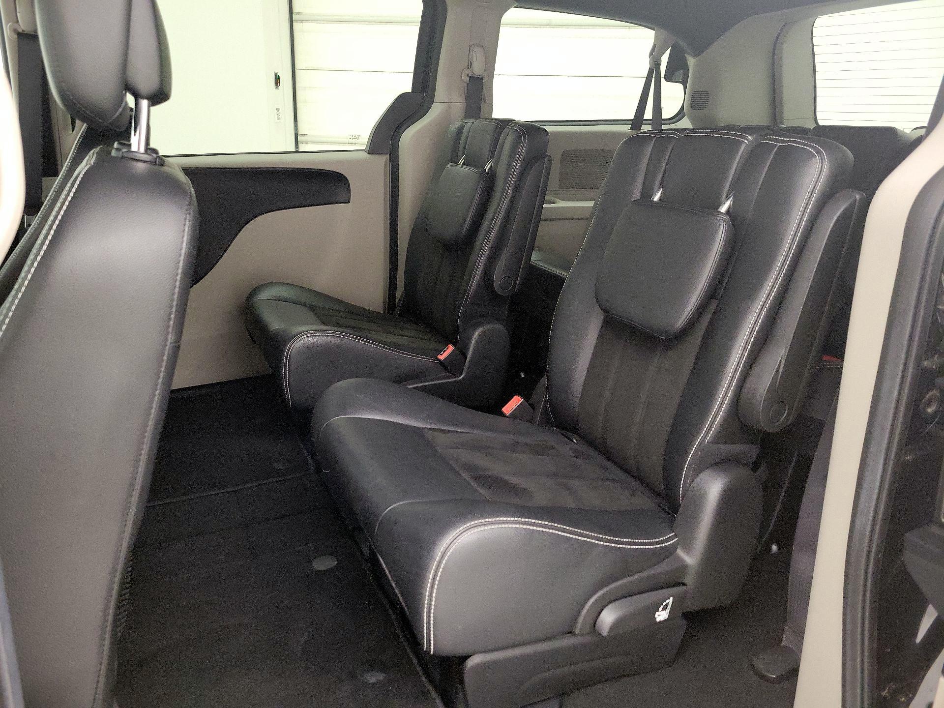 Thumbnail: 2019 Dodge Grand Caravan - 19